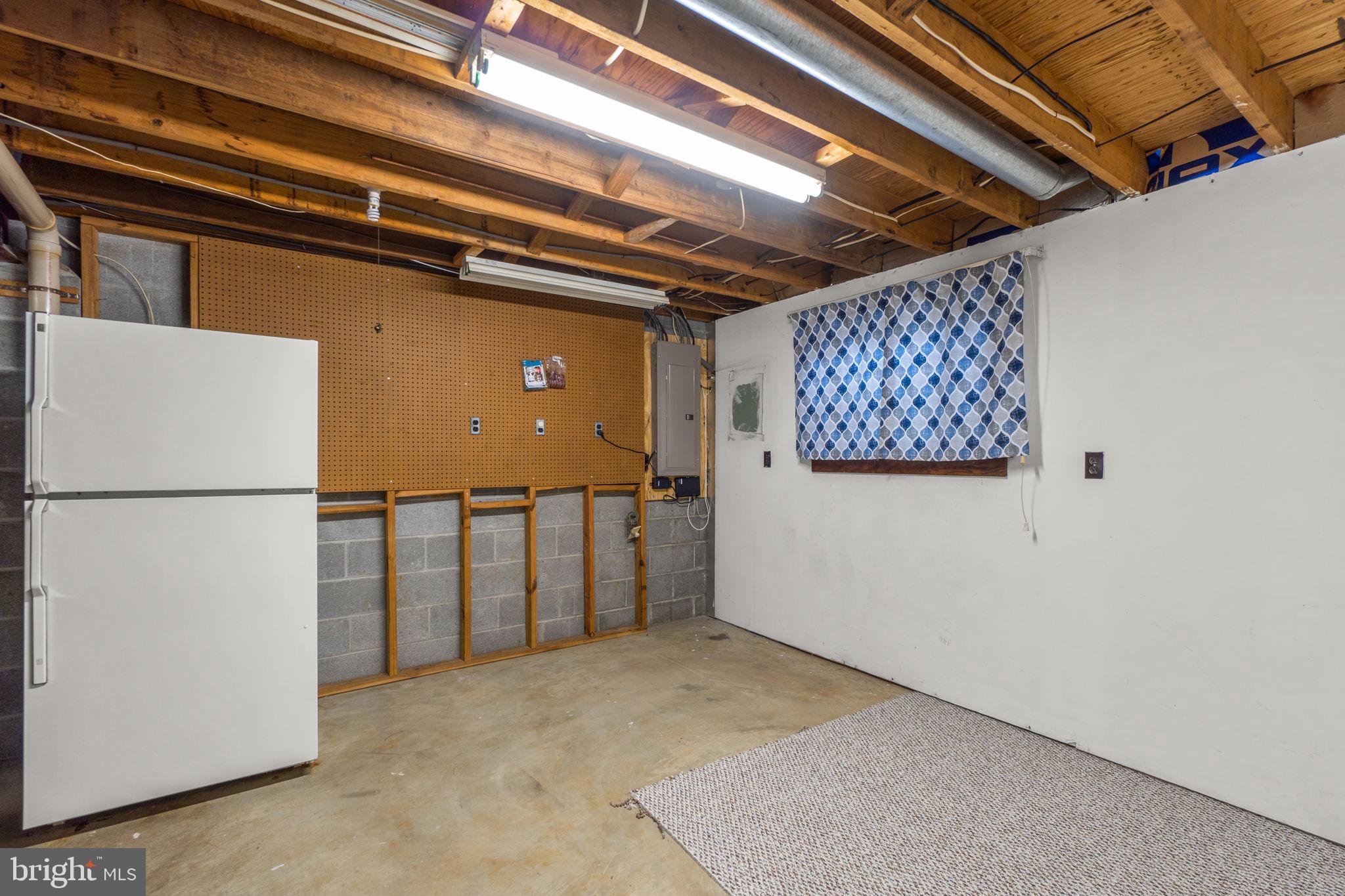 CHIPPENDALE - Residential