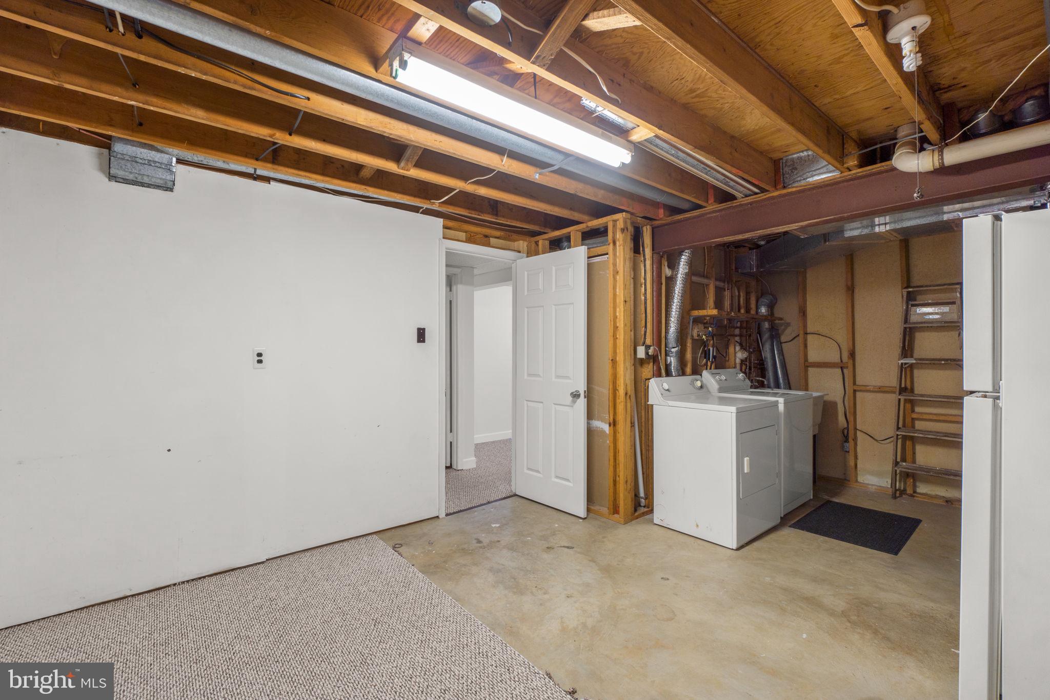 CHIPPENDALE - Residential