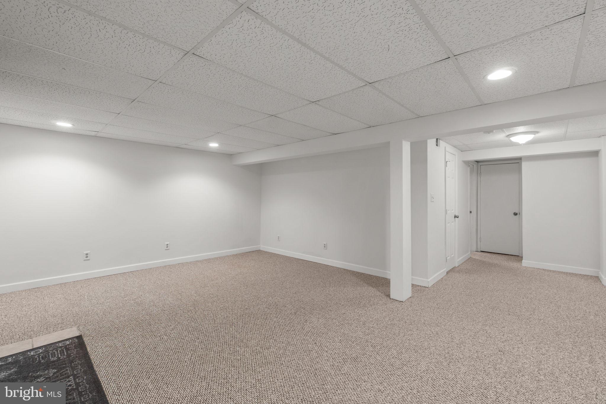 CHIPPENDALE - Residential