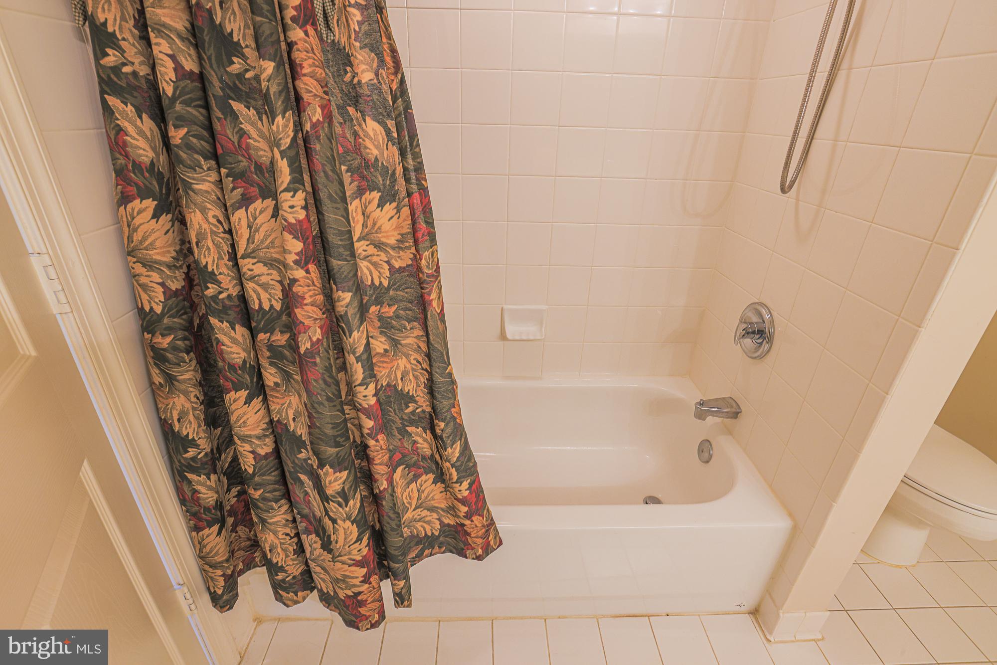 STRAFFAN CONDOS - Residential