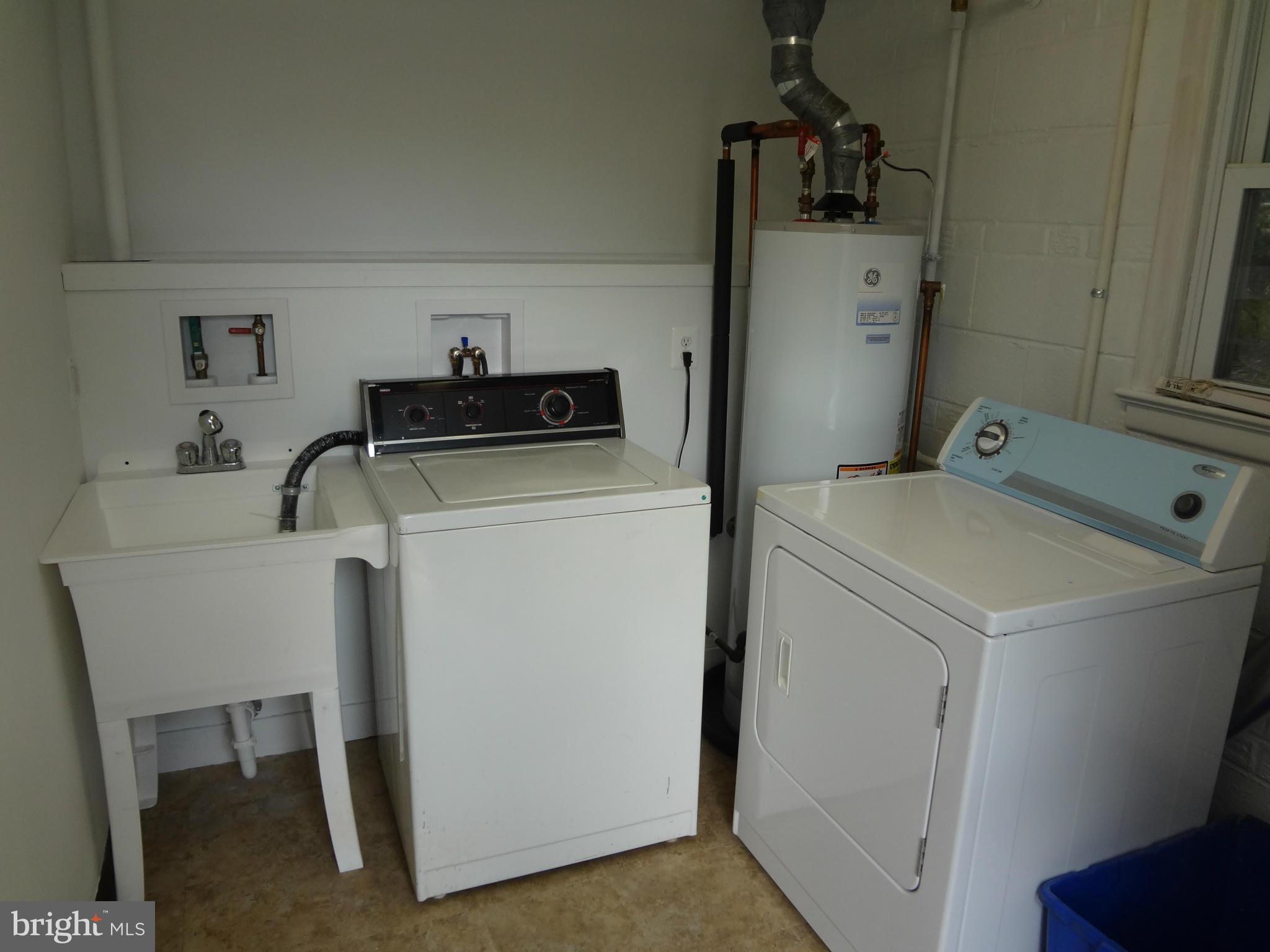 BOGERS FENWICK PARK - Residential Lease