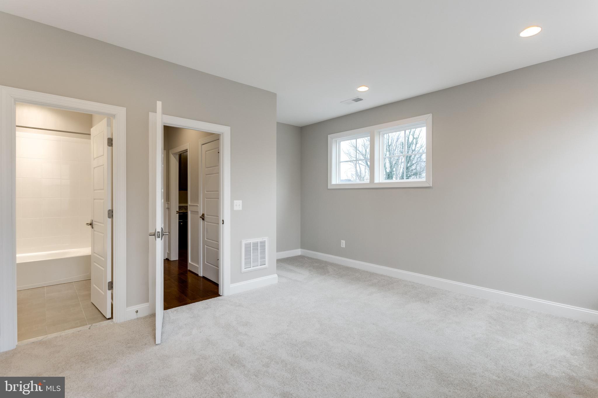 ARLINGTON - Residential