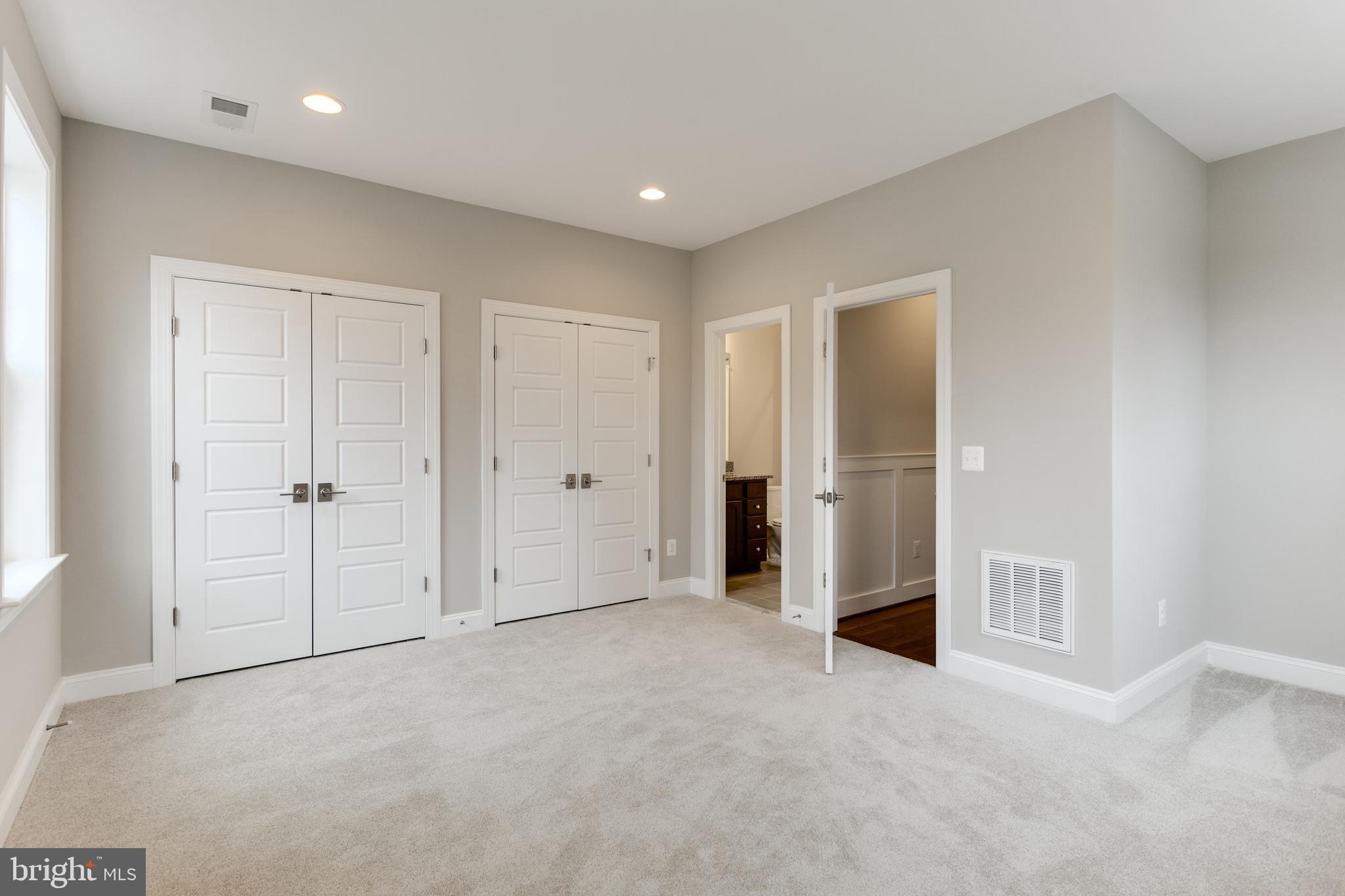 ARLINGTON - Residential