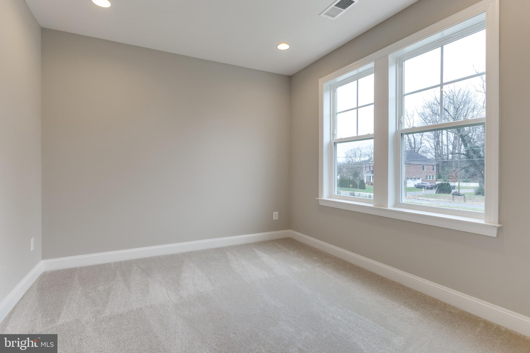 ARLINGTON - Residential