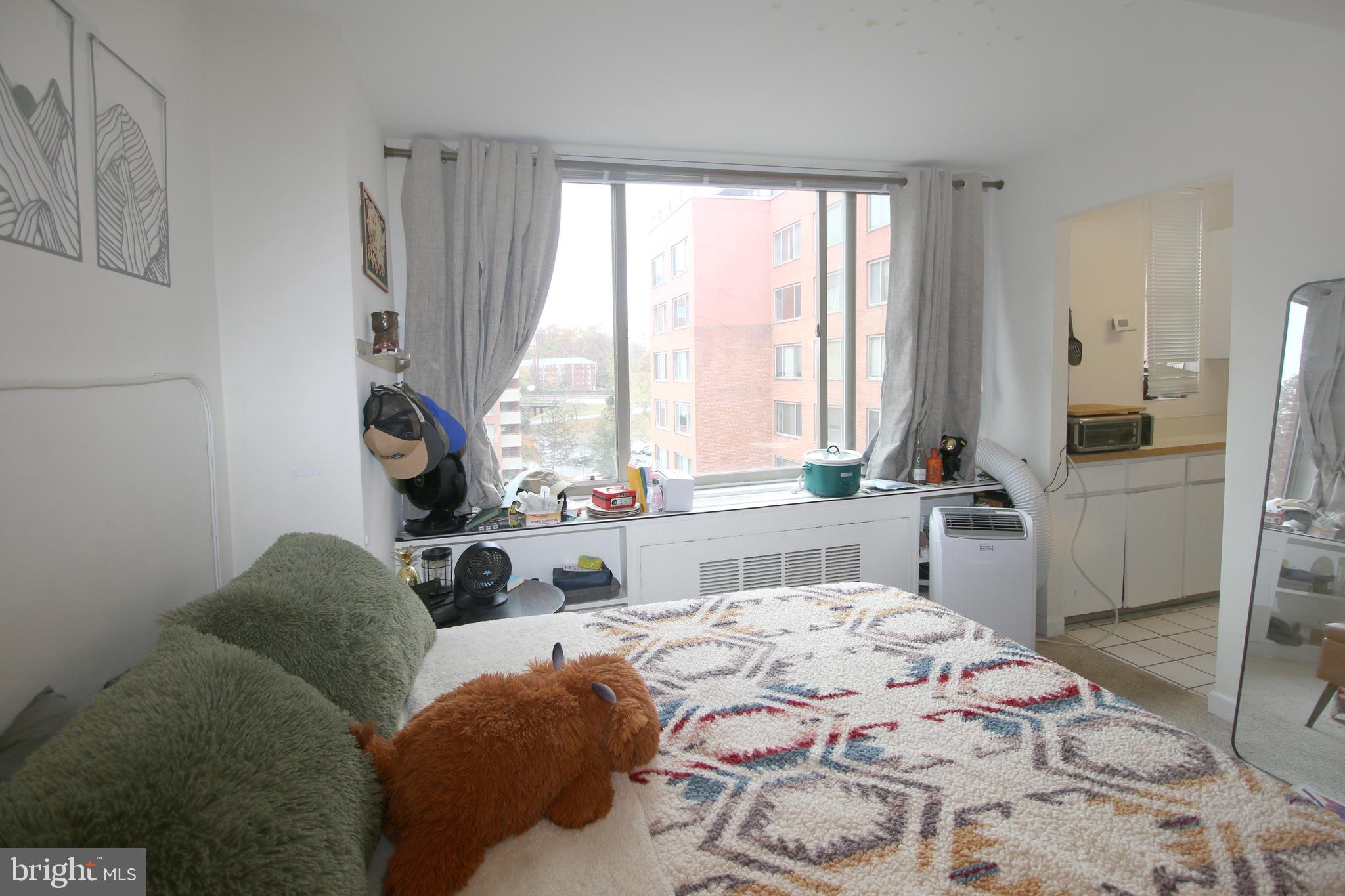 1121 ARLINGTON BOULEVARD 703