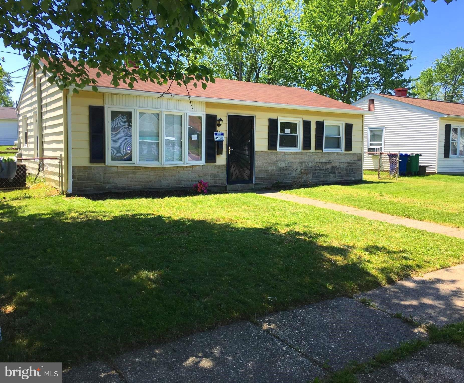 Great Deal!! Beautiful Single Family Home, move in ready! Newer Roof, Recently updated Kitchen and Bathroom, Fresh Paint, New Flooring. Property shows great!!