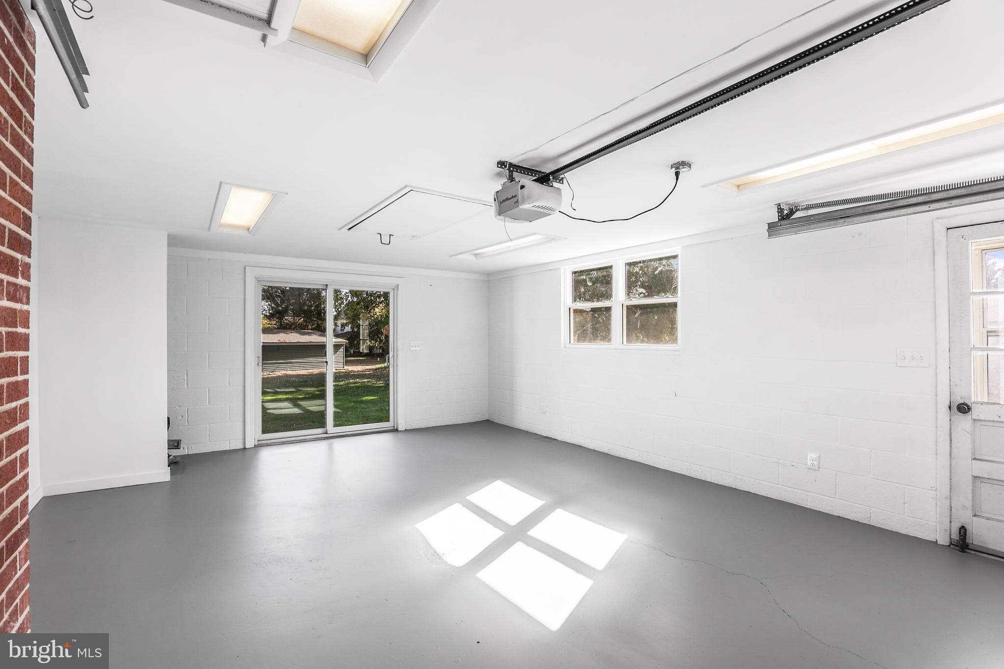 FRIENDSHIP HEIGHTS - Residential Lease