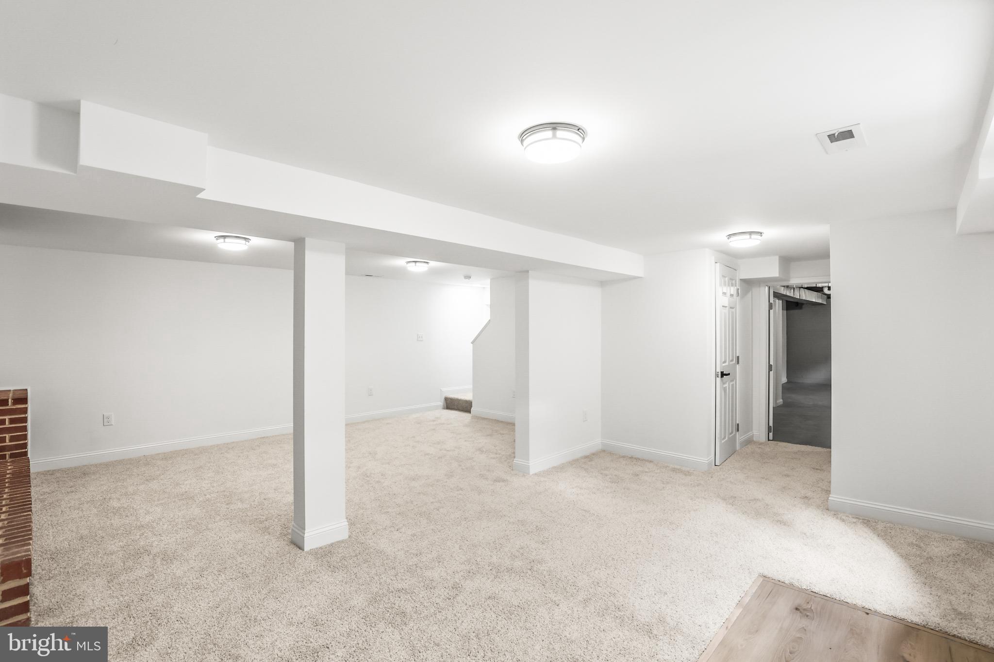 FRIENDSHIP HEIGHTS - Residential Lease