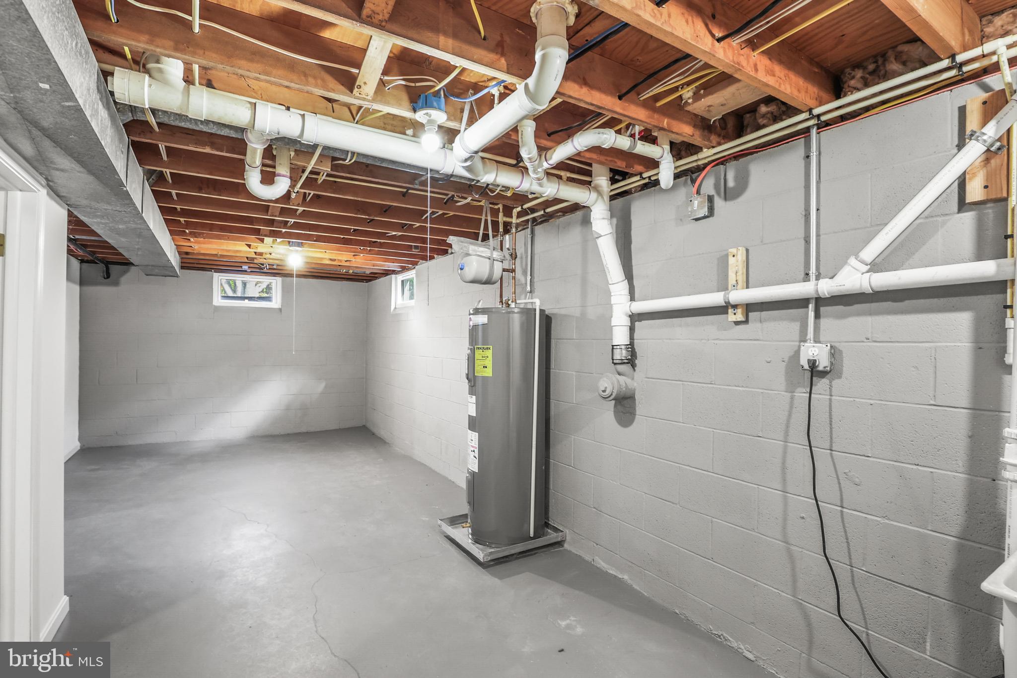 FRIENDSHIP HEIGHTS - Residential Lease