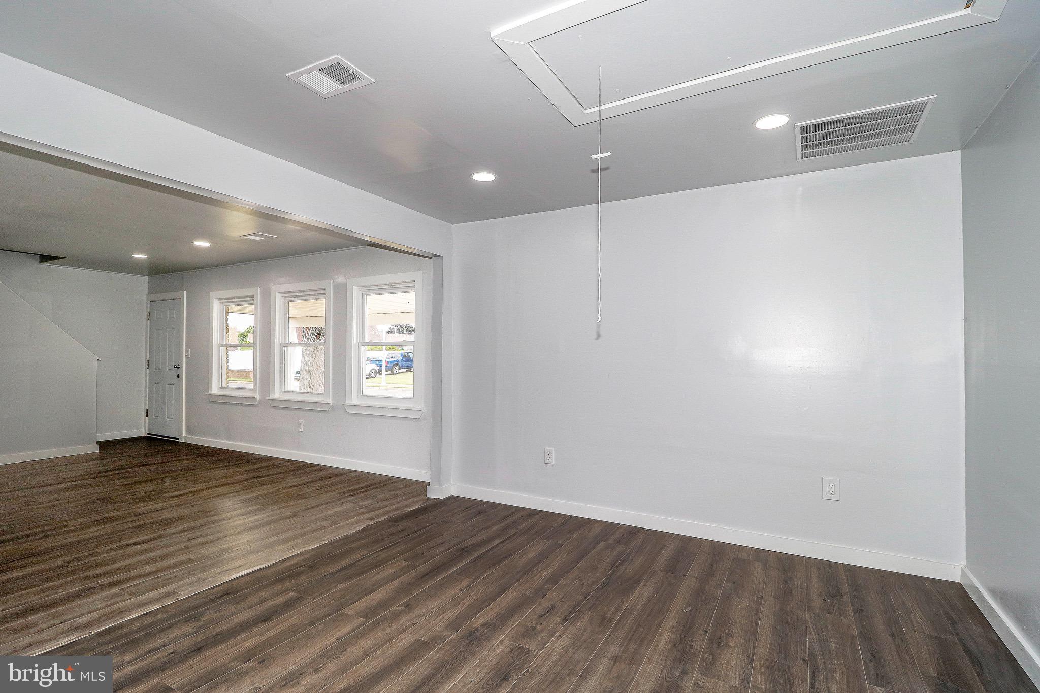 INDIAN CREEK - Residential Lease