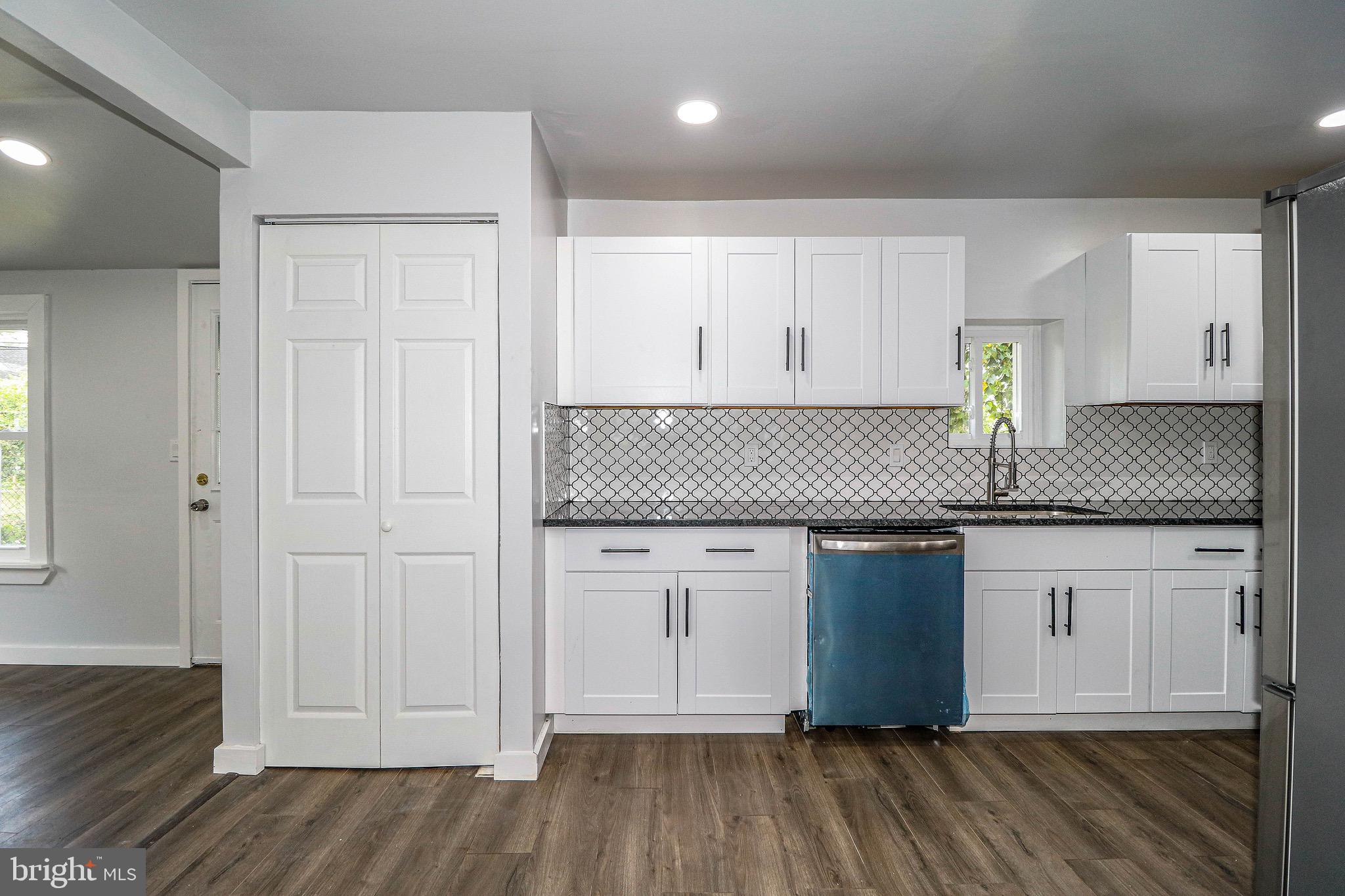 INDIAN CREEK - Residential Lease