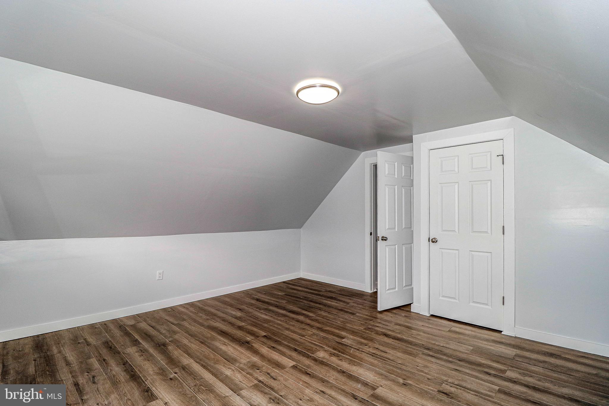 INDIAN CREEK - Residential Lease