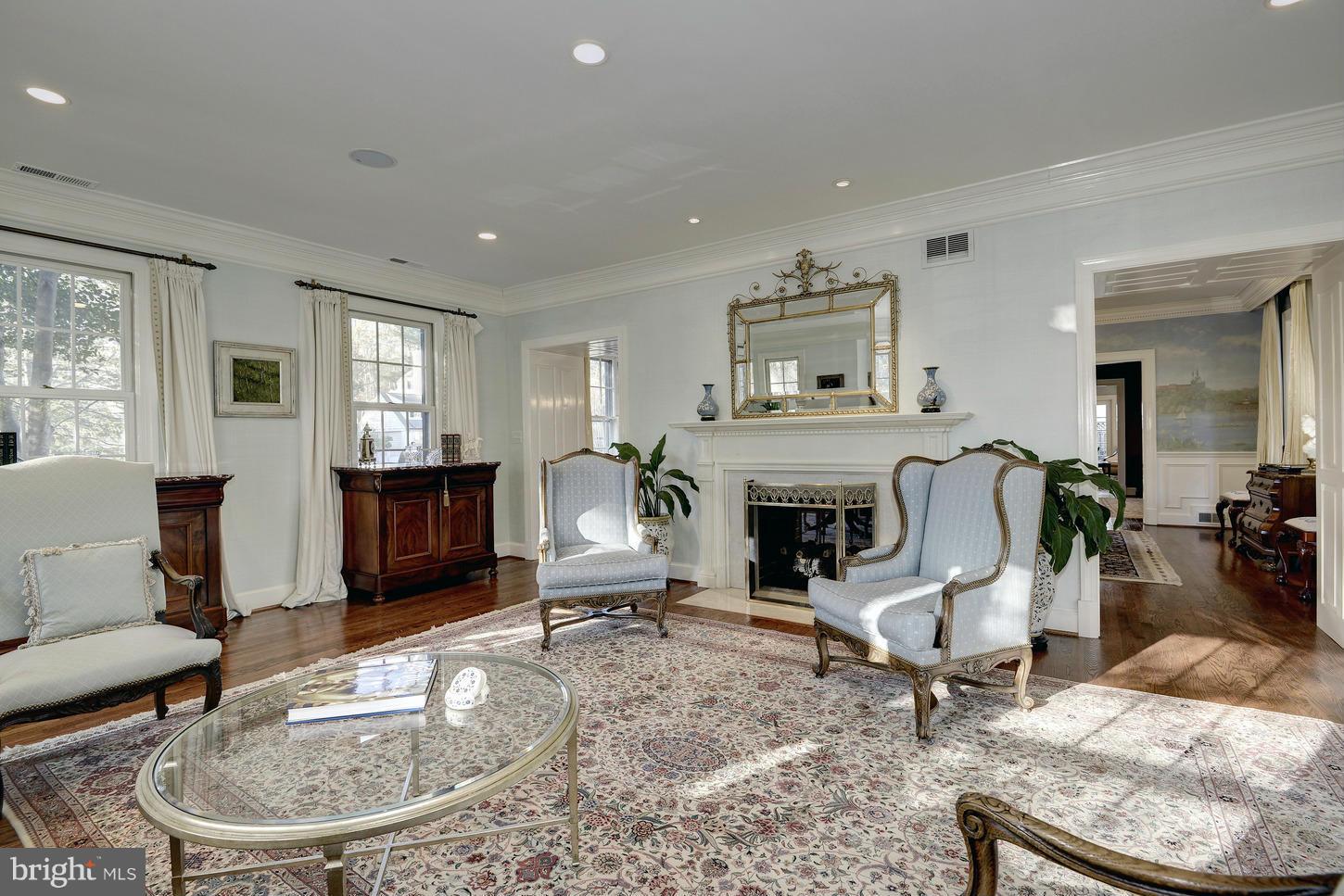 SPRING VALLEY - Residential