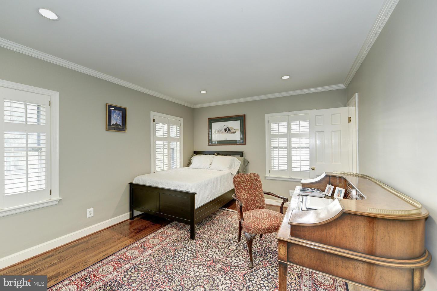 SPRING VALLEY - Residential