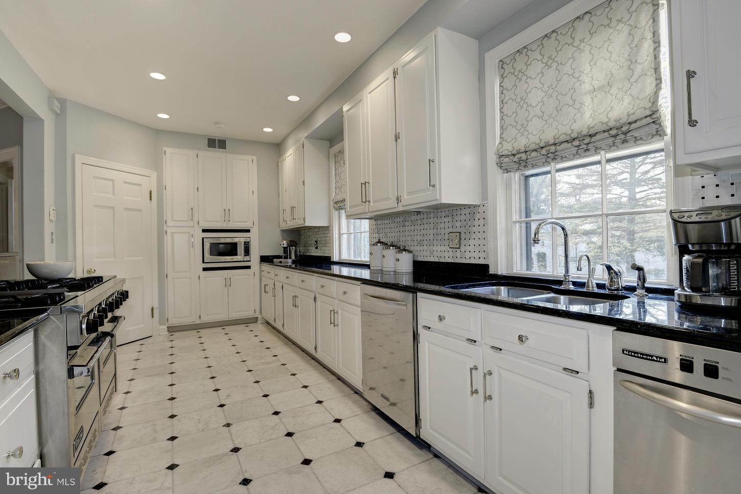 SPRING VALLEY - Residential