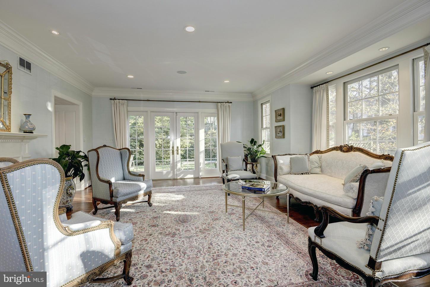 SPRING VALLEY - Residential