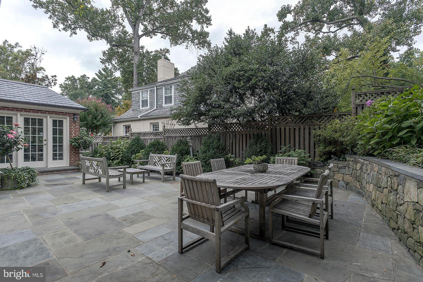 SPRING VALLEY - Residential