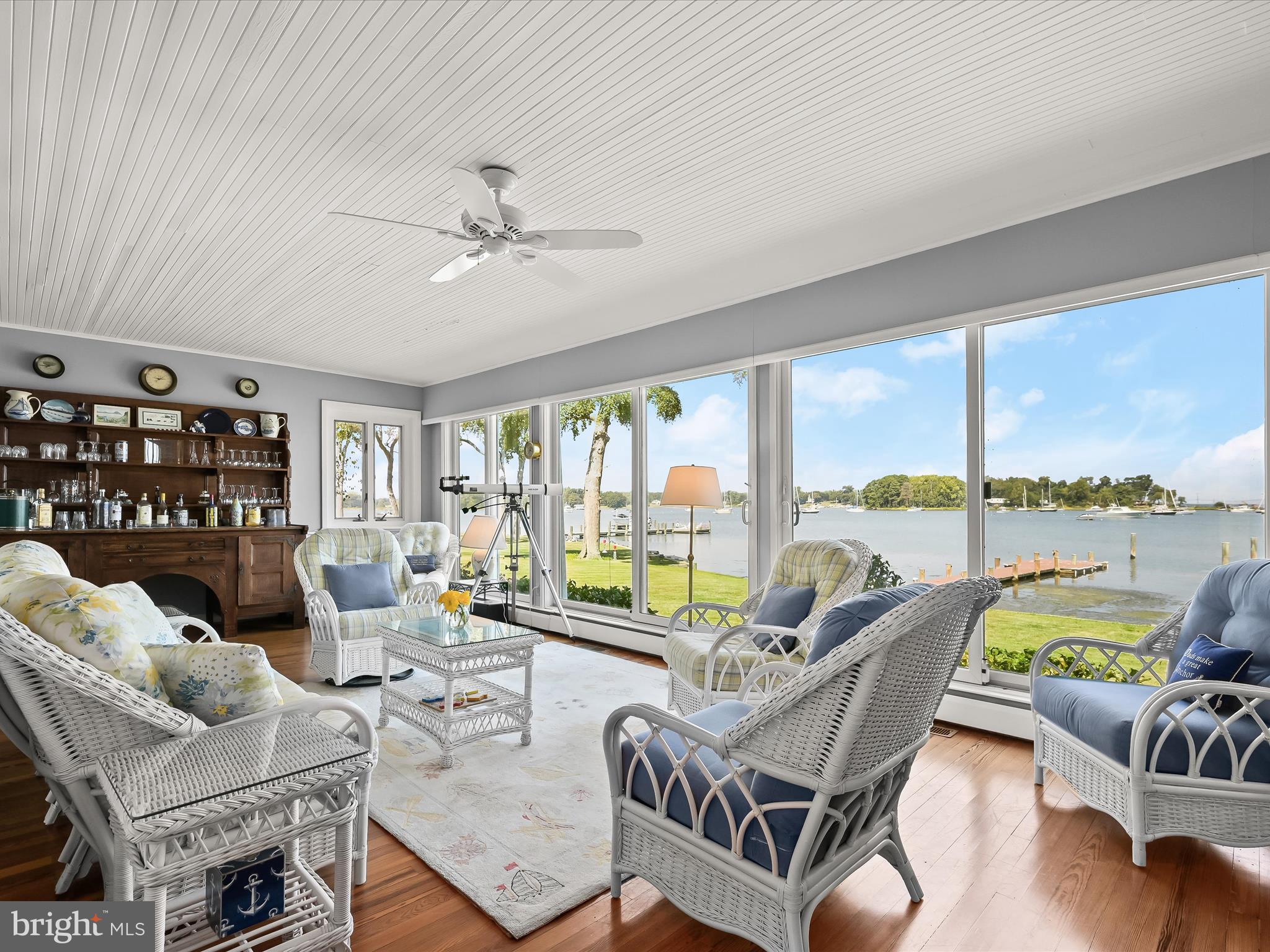 GIBSON ISLAND - Residential