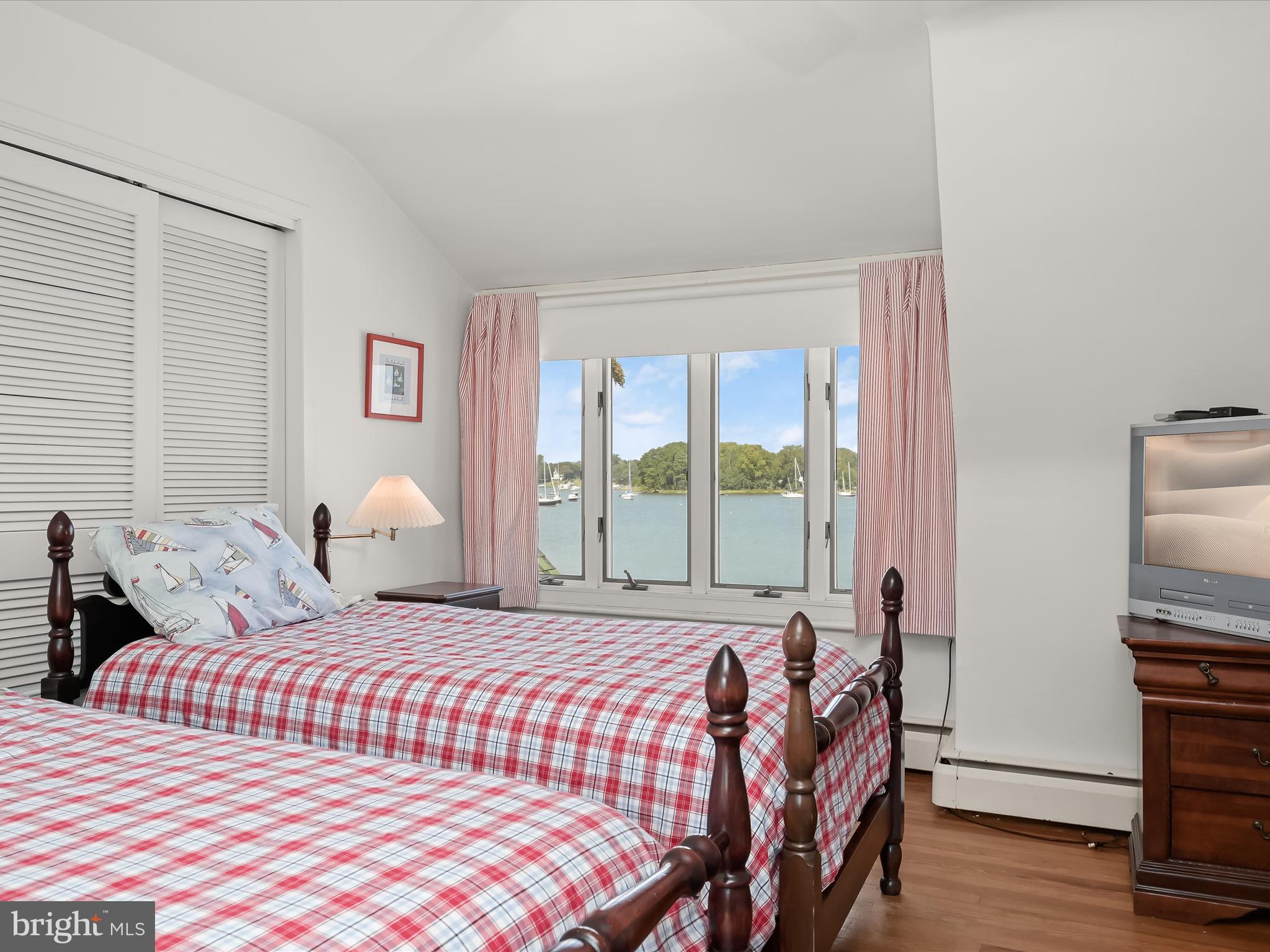 GIBSON ISLAND - Residential