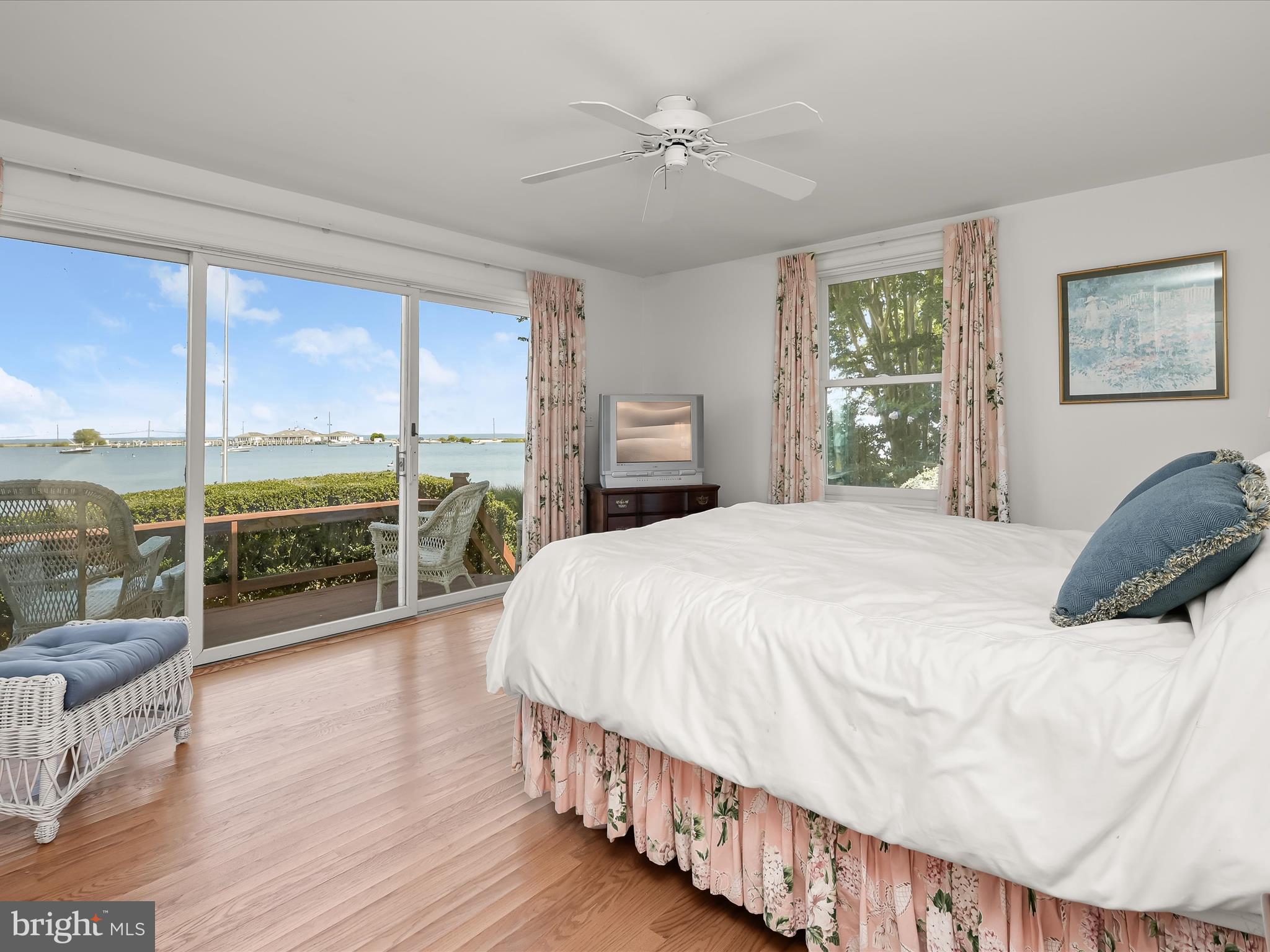 GIBSON ISLAND - Residential