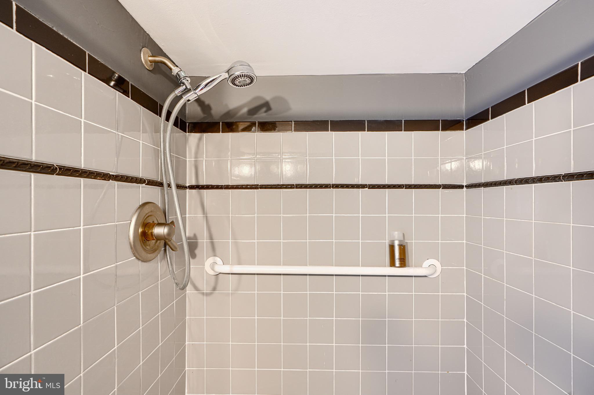 NORTHWEST BRANCH ESTATES - Residential