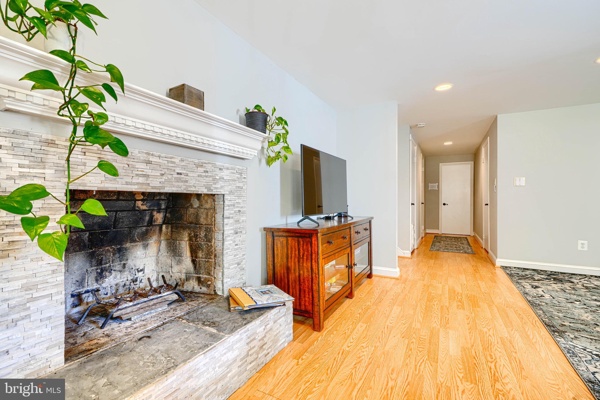 NORTHWEST BRANCH ESTATES - Residential