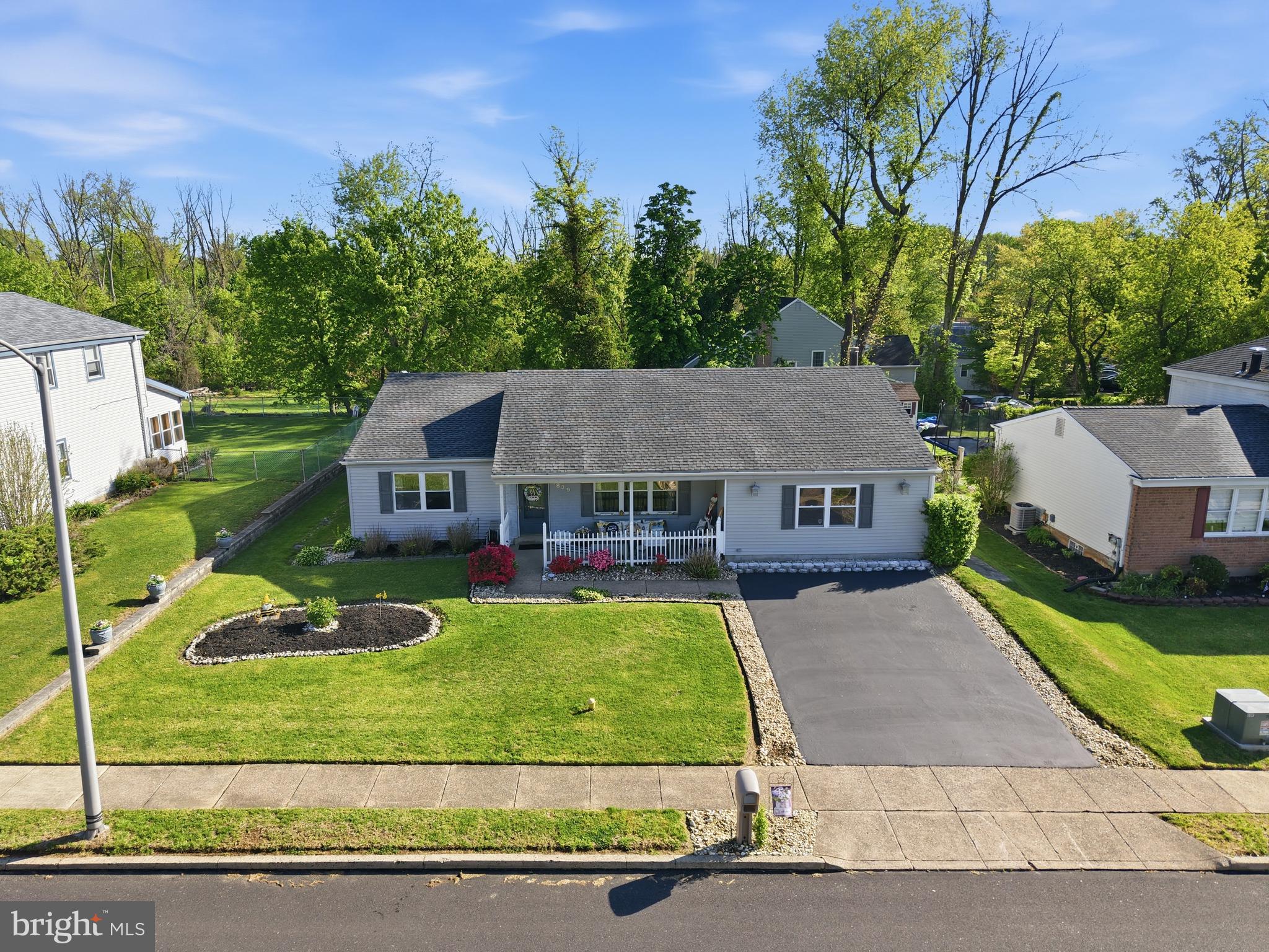 WOODRIDGE EAST - Residential