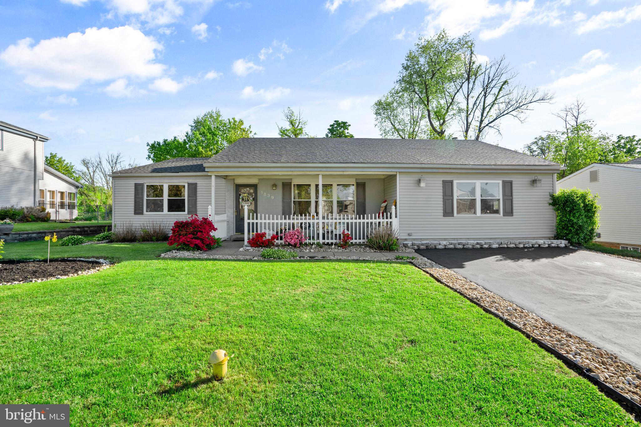 WOODRIDGE EAST - Residential