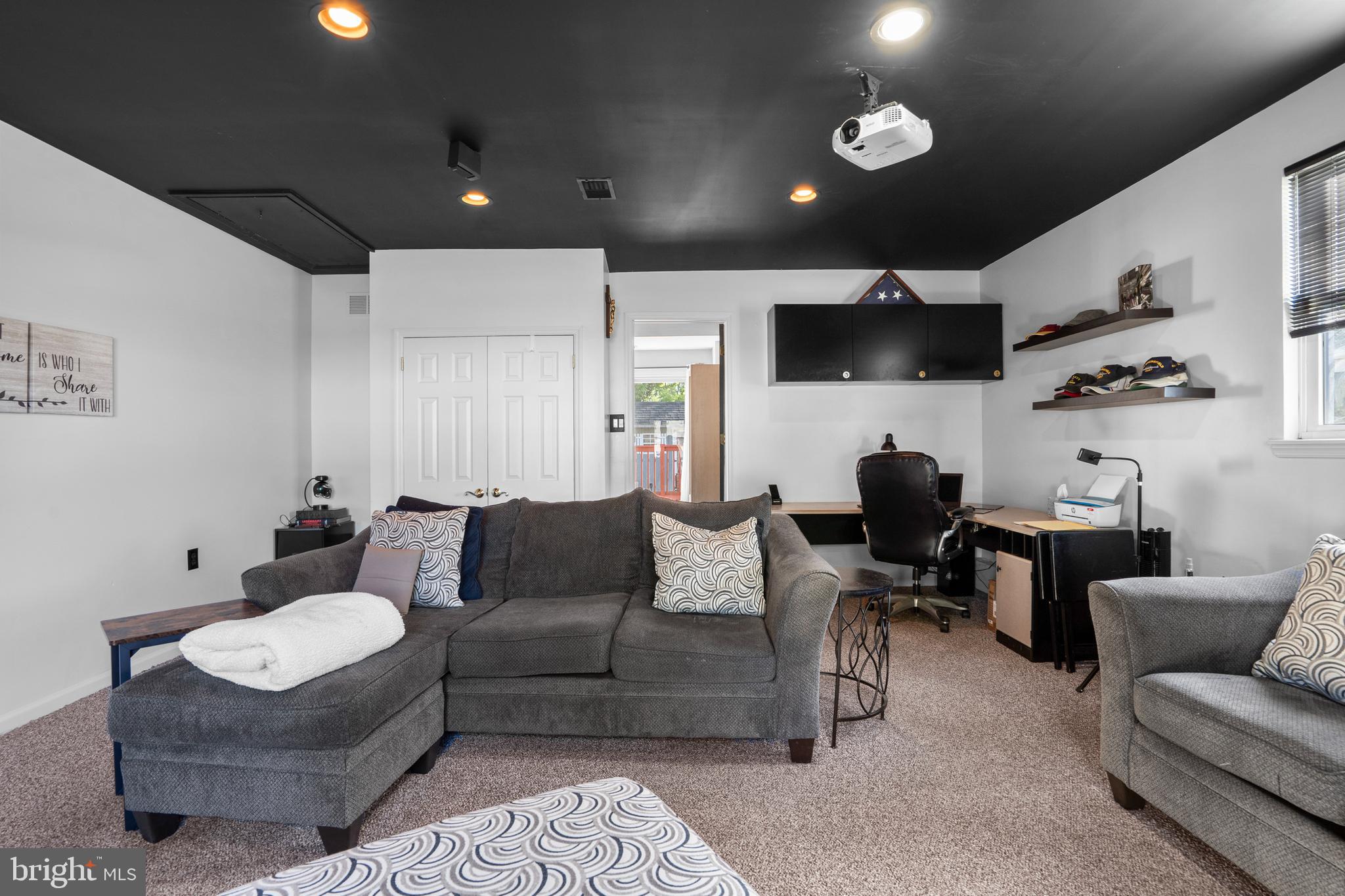 WOODRIDGE EAST - Residential