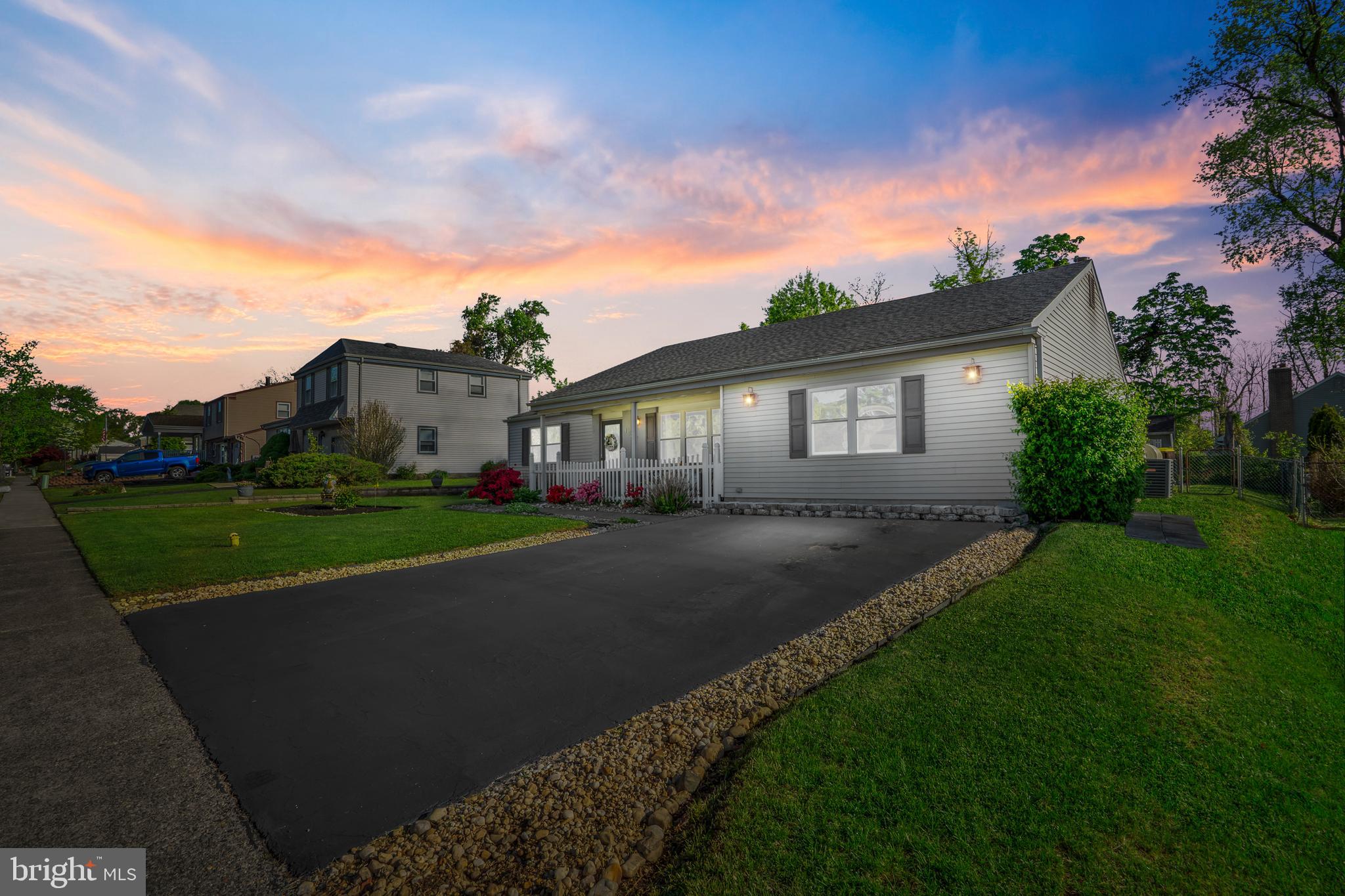 WOODRIDGE EAST - Residential