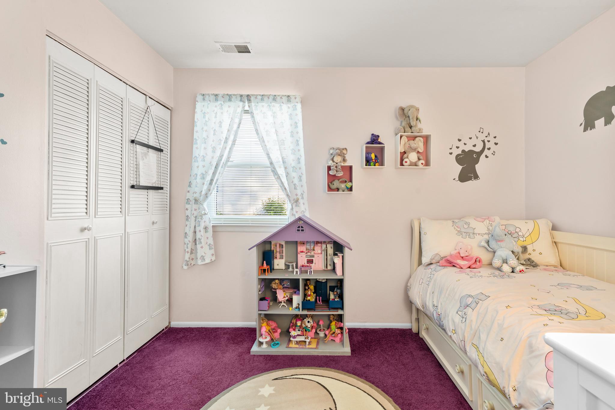 WOODRIDGE EAST - Residential