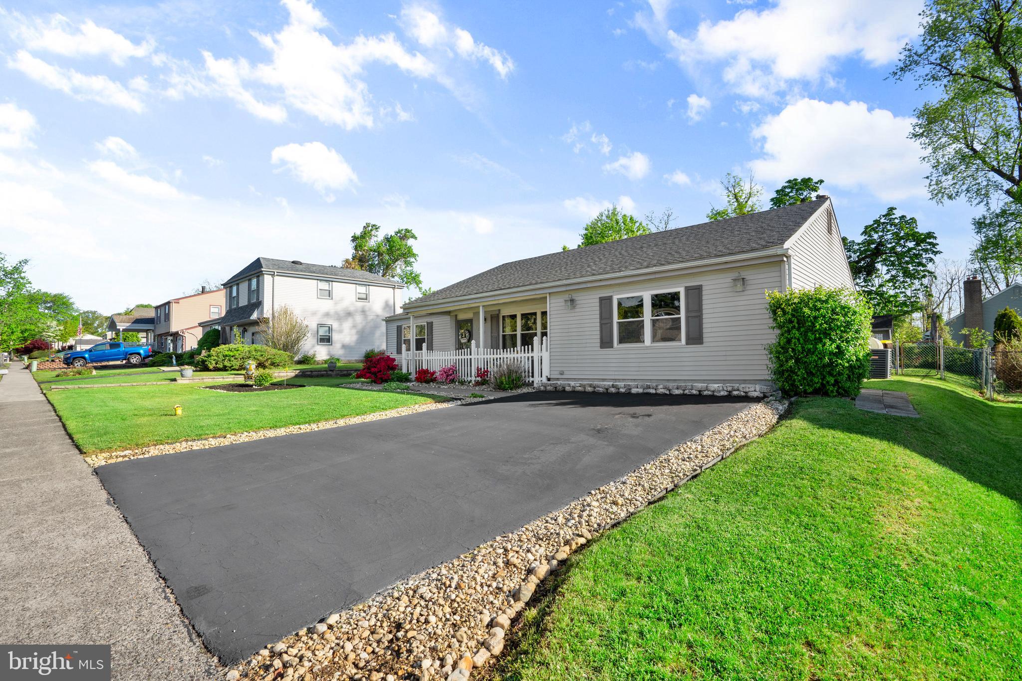 WOODRIDGE EAST - Residential