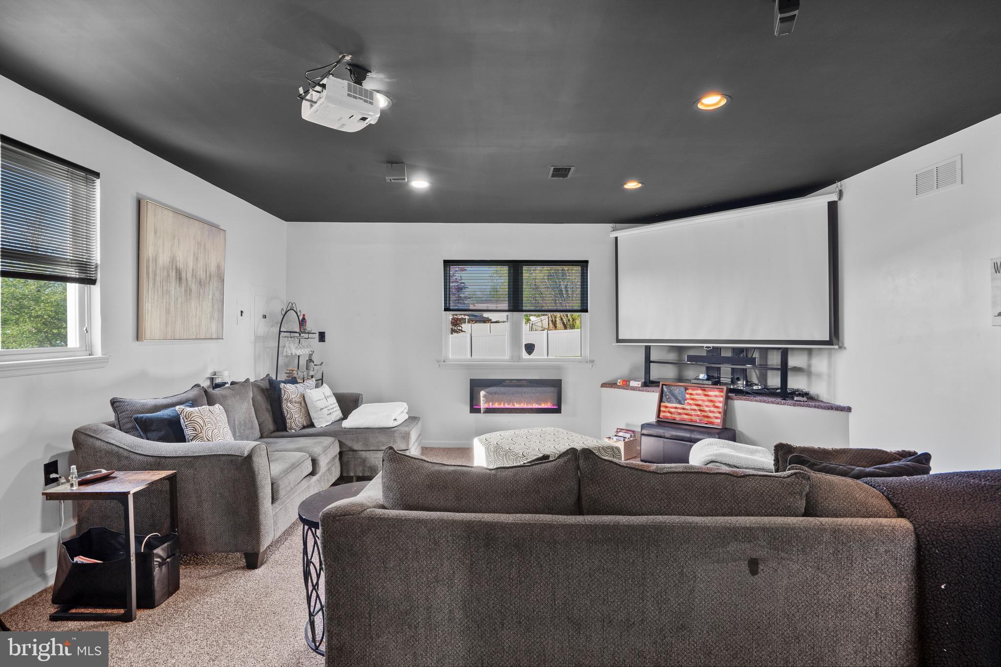 WOODRIDGE EAST - Residential