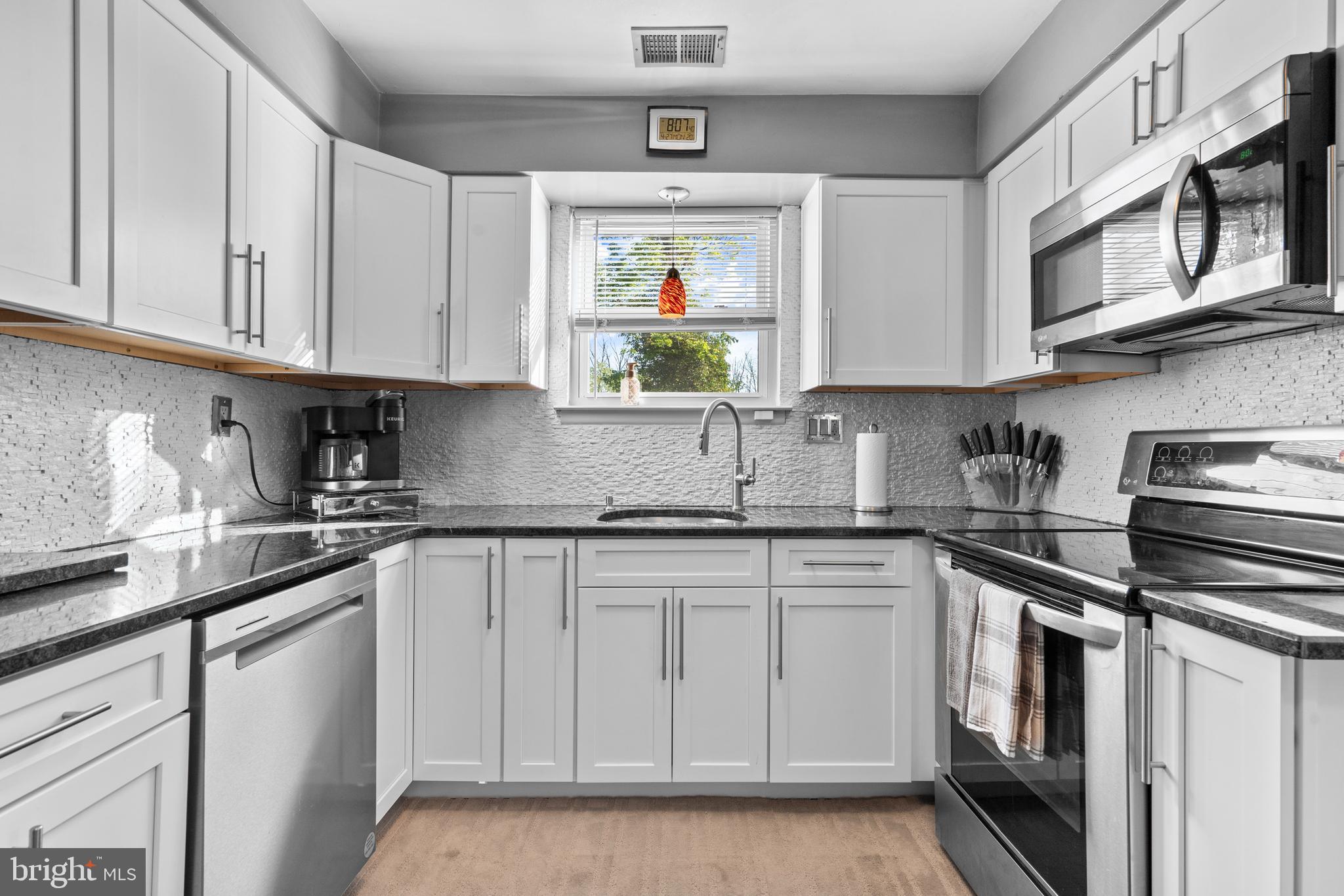WOODRIDGE EAST - Residential