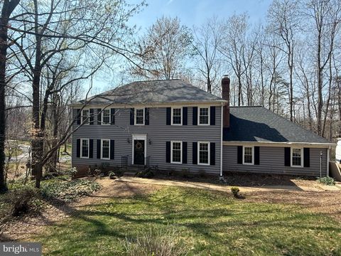 Photo of 15790 Beacon Hill Place, DUMFRIES, VA 22025 (MLS # VAPW2115636)