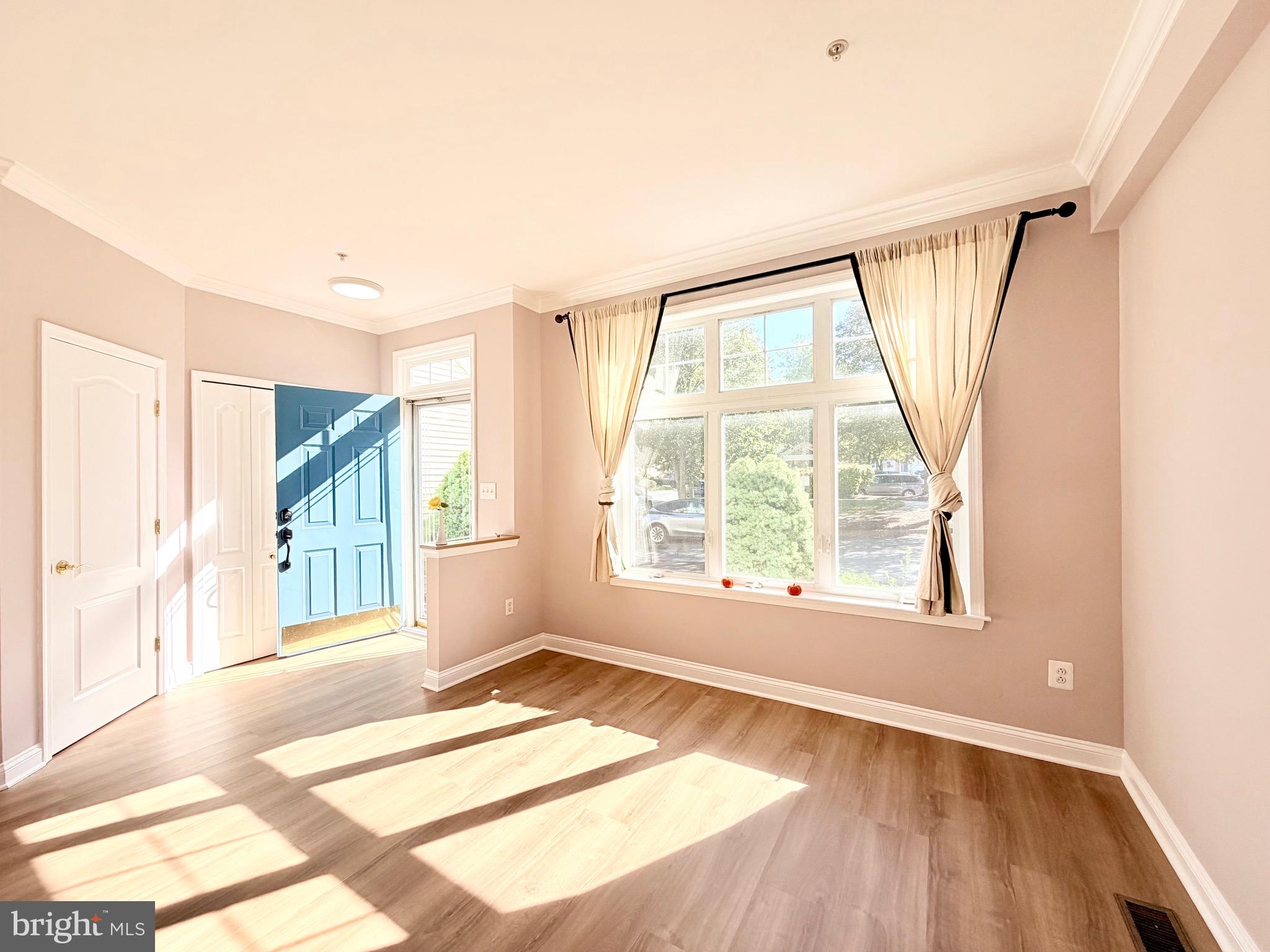 FAIRWAY VILLAS - Residential