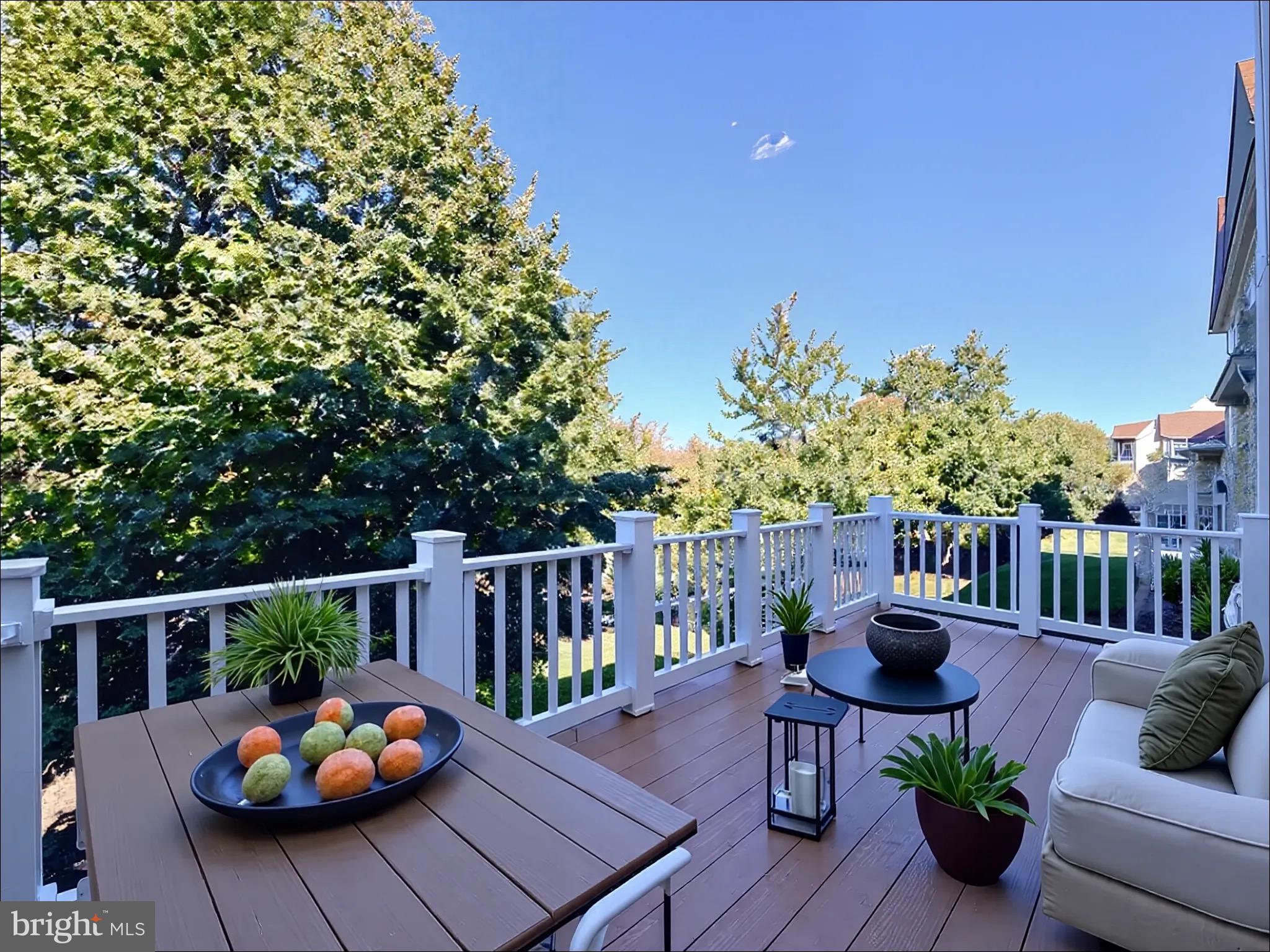 FAIRWAY VILLAS - Residential