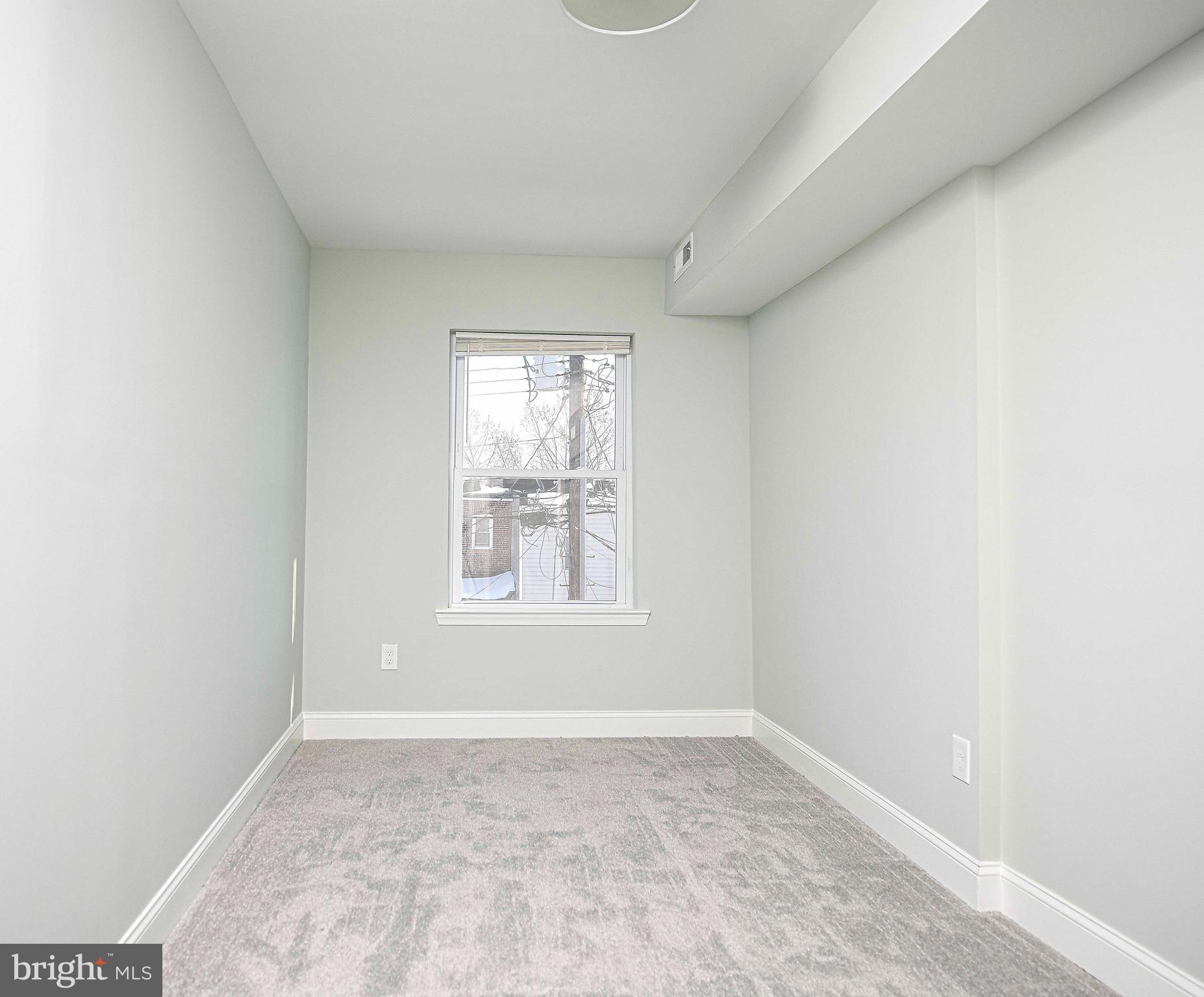 ELLWOOD PARK - Residential