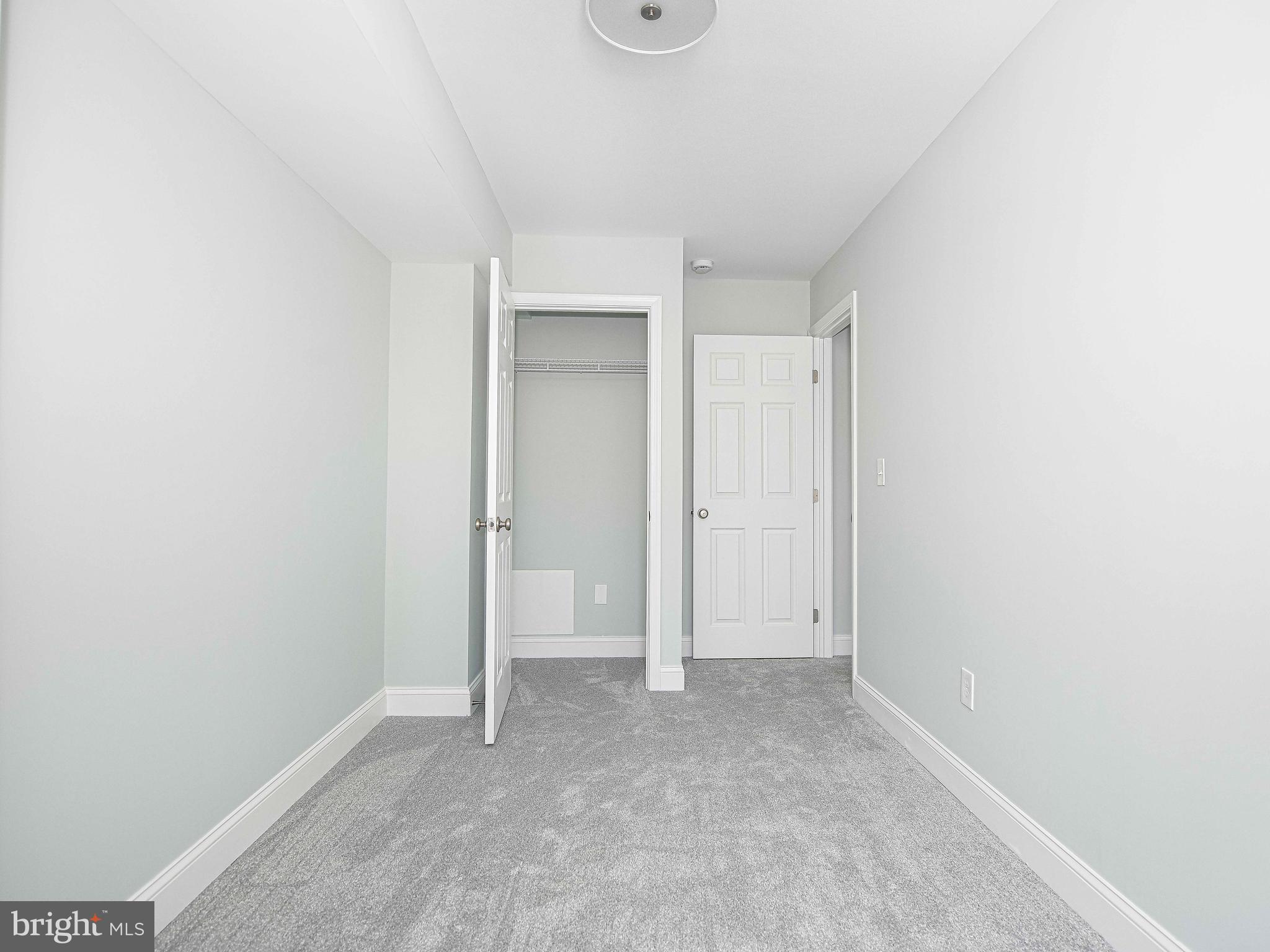 ELLWOOD PARK - Residential