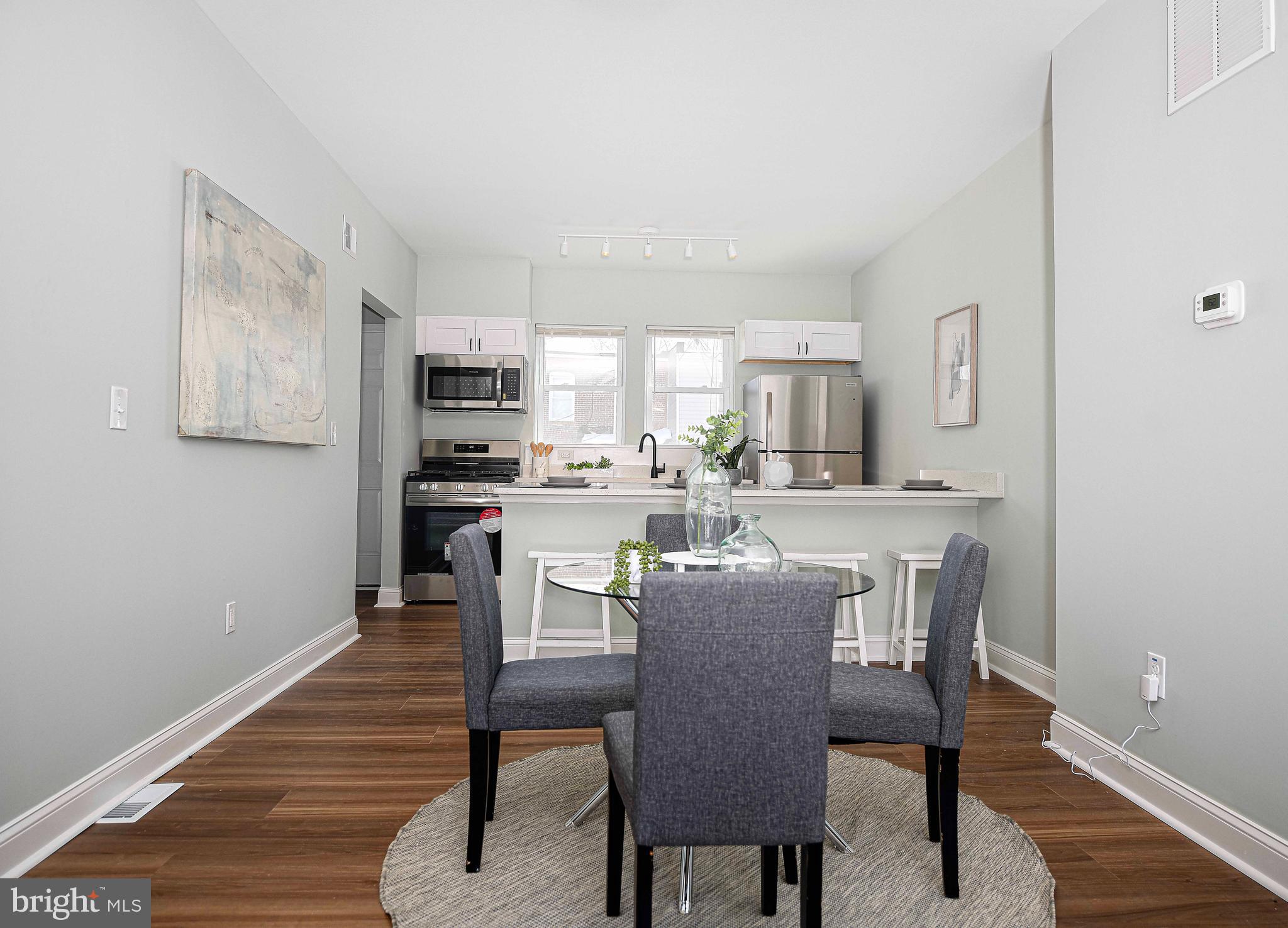 ELLWOOD PARK - Residential