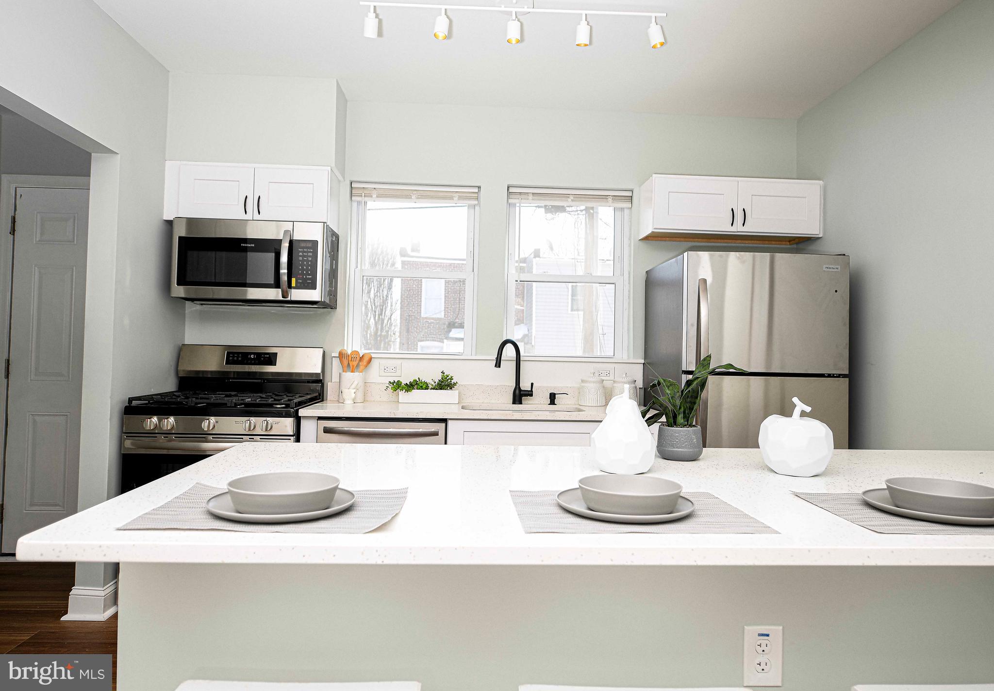 ELLWOOD PARK - Residential