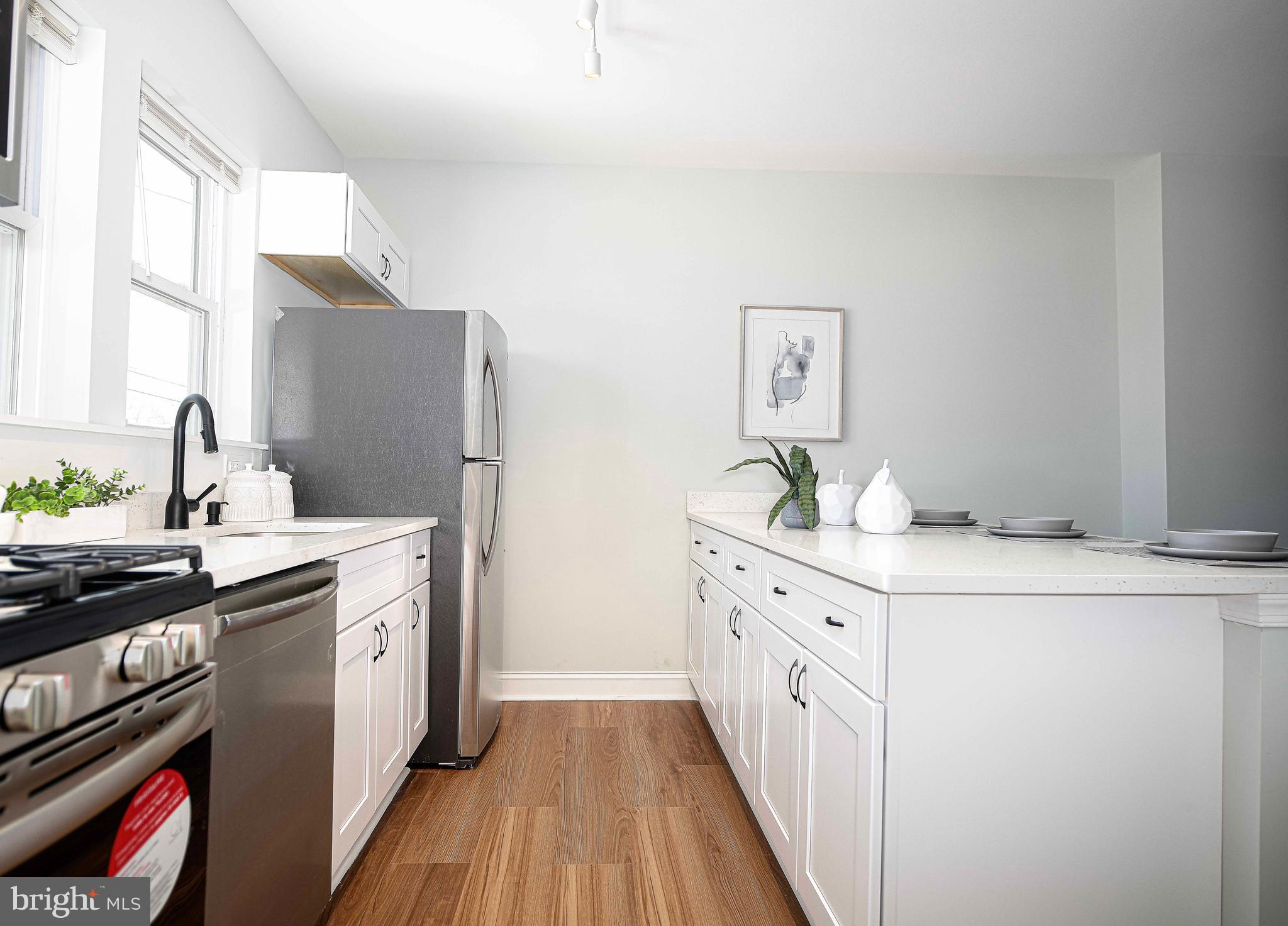 ELLWOOD PARK - Residential