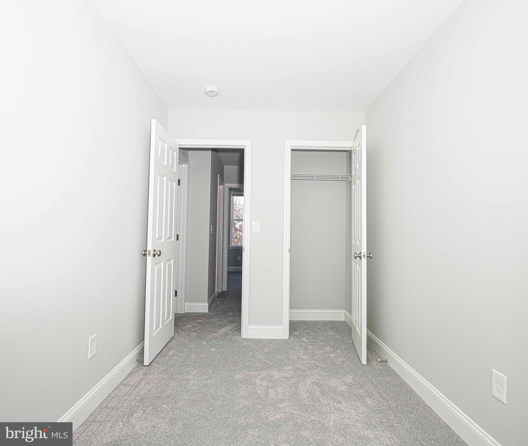 ELLWOOD PARK - Residential