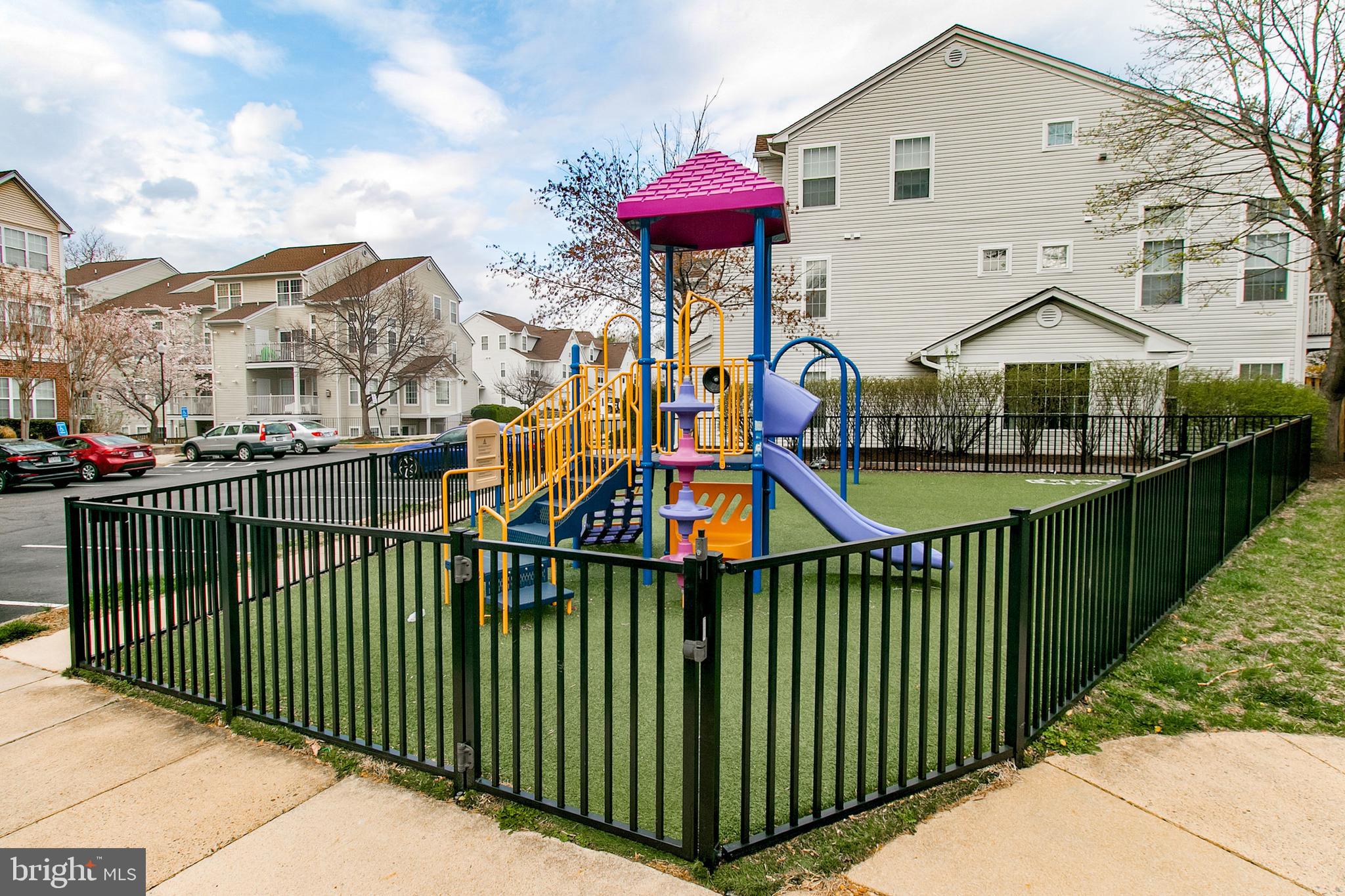 CARDINAL PLACE - Residential