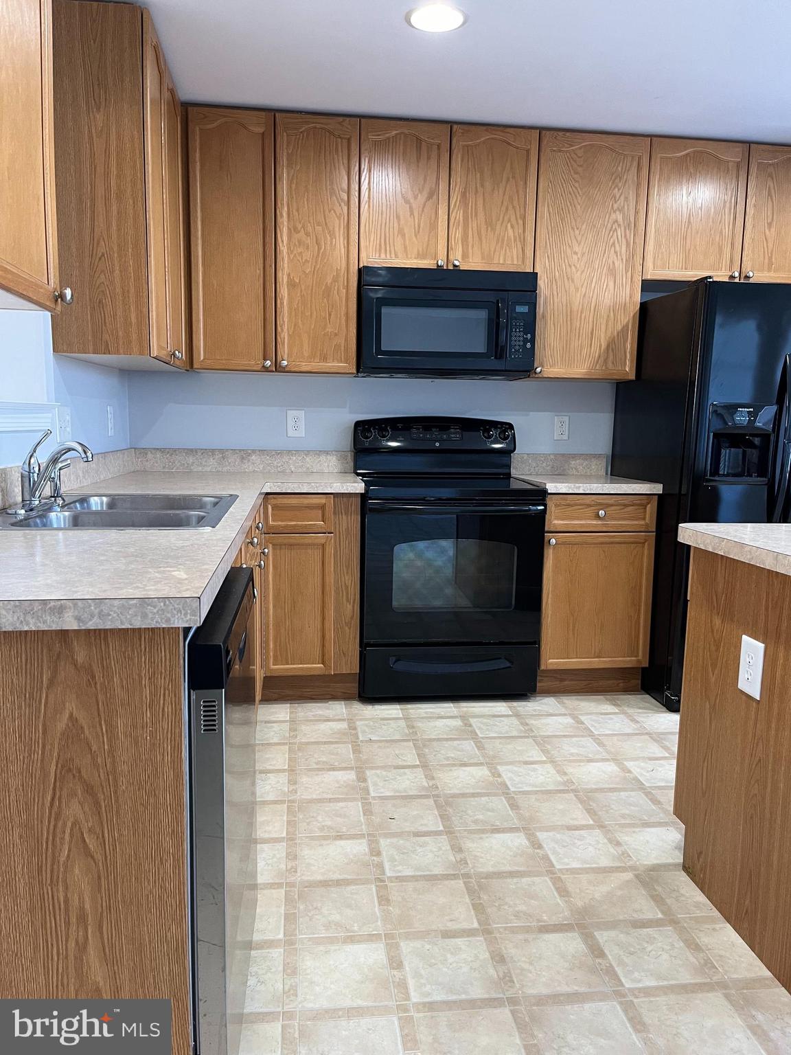 FAIRWAYS EAST - Residential Lease