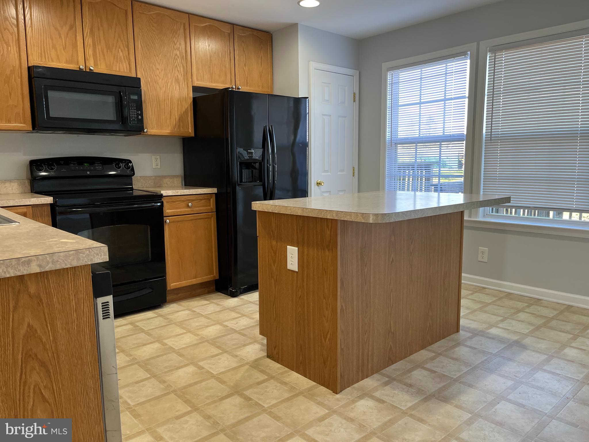 FAIRWAYS EAST - Residential Lease