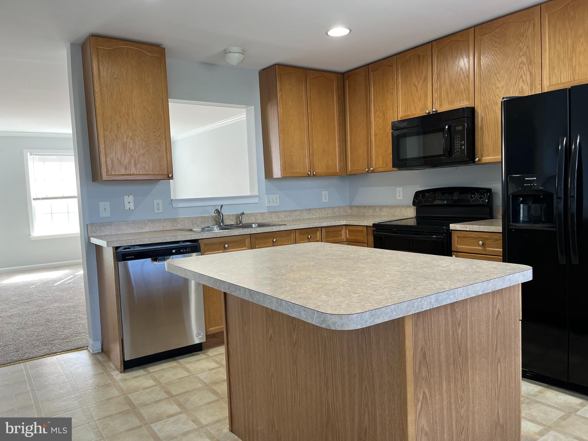 FAIRWAYS EAST - Residential Lease