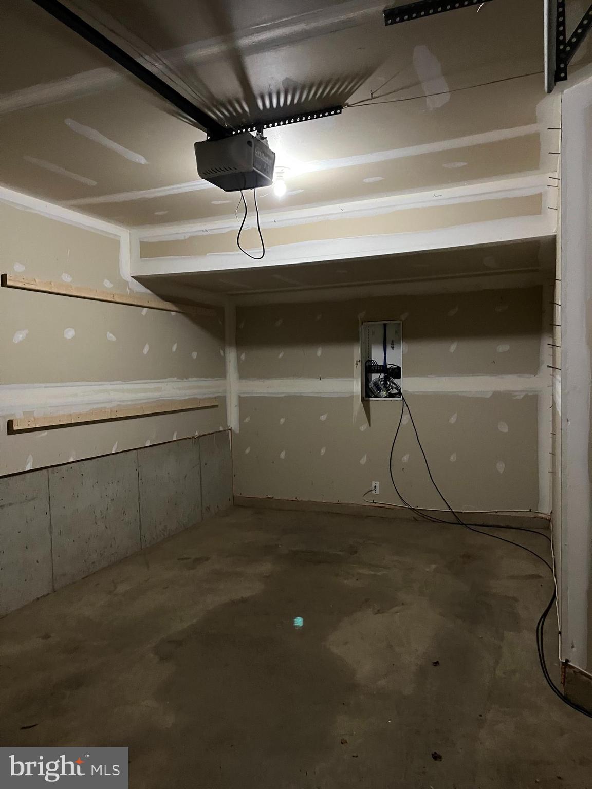 FAIRWAYS EAST - Residential Lease