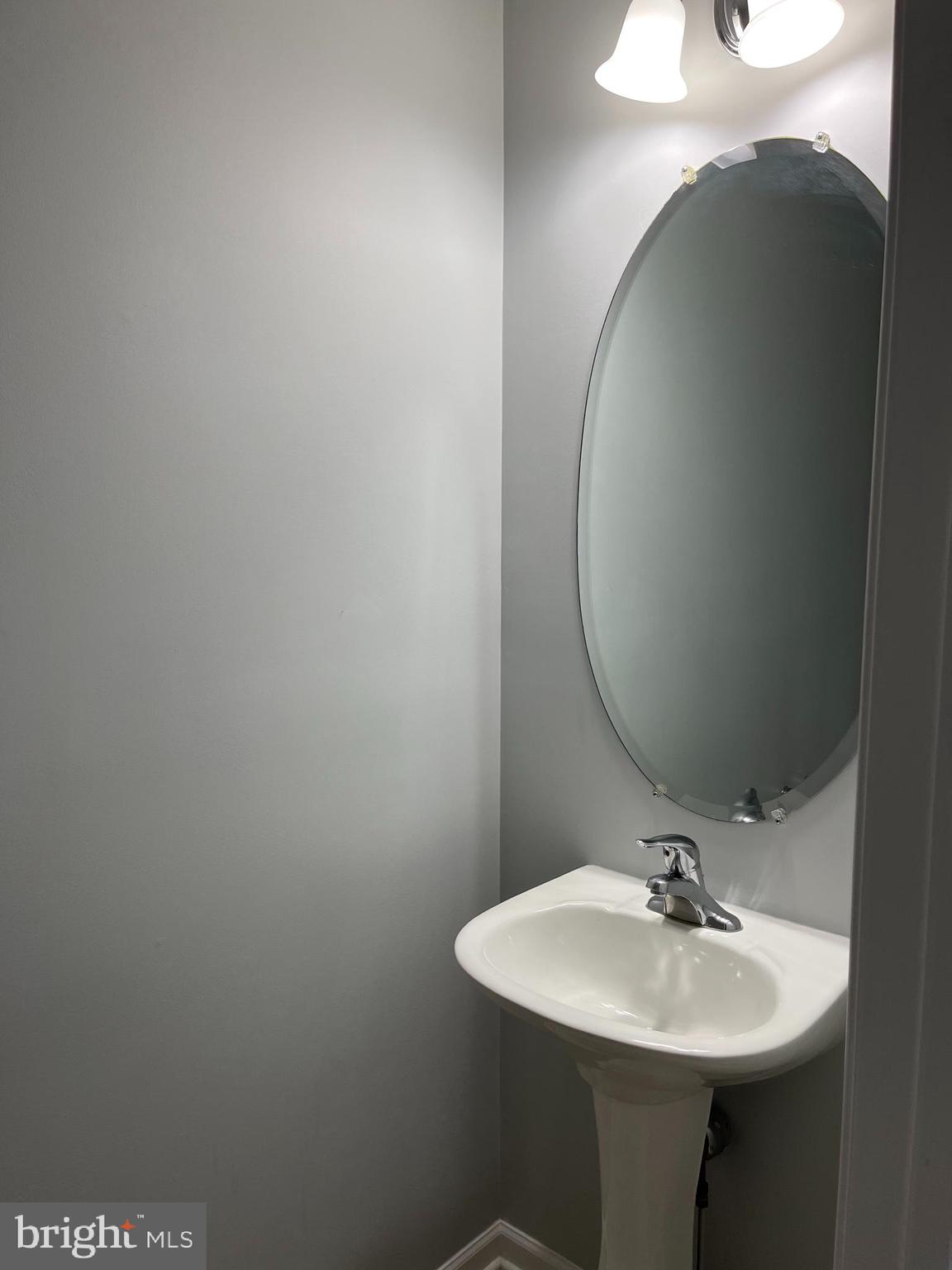 FAIRWAYS EAST - Residential Lease