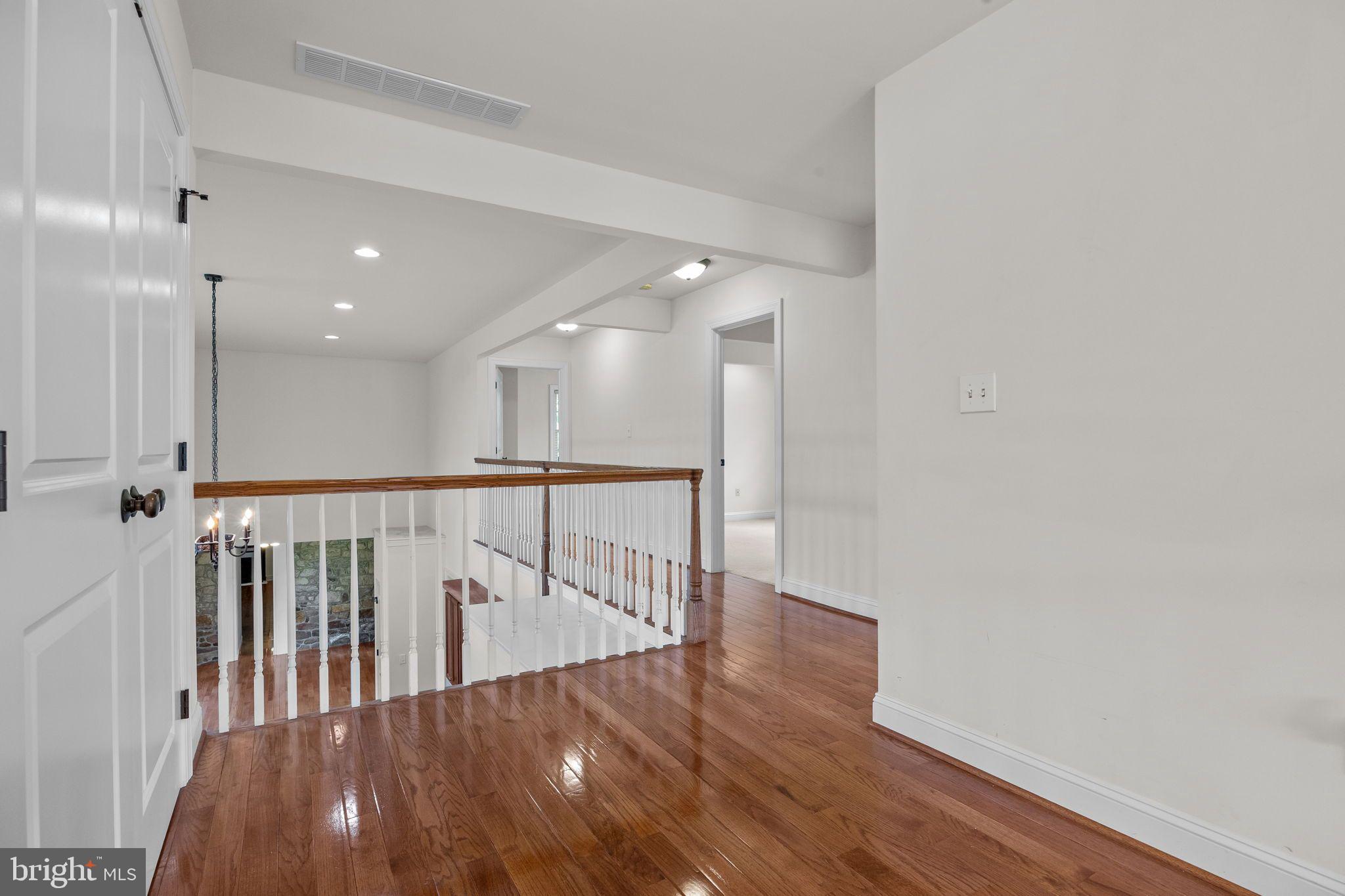 FERGUSON HILL - Residential